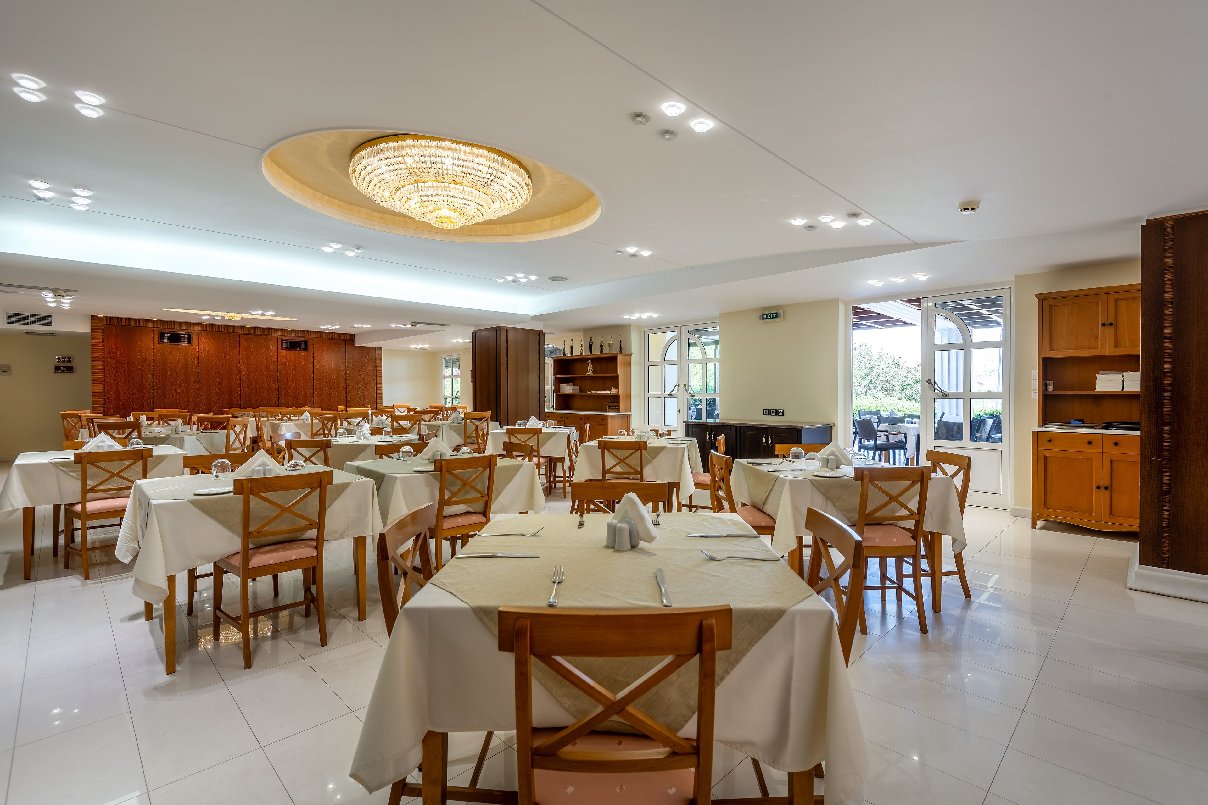 Crithoni's Paradise Hotel