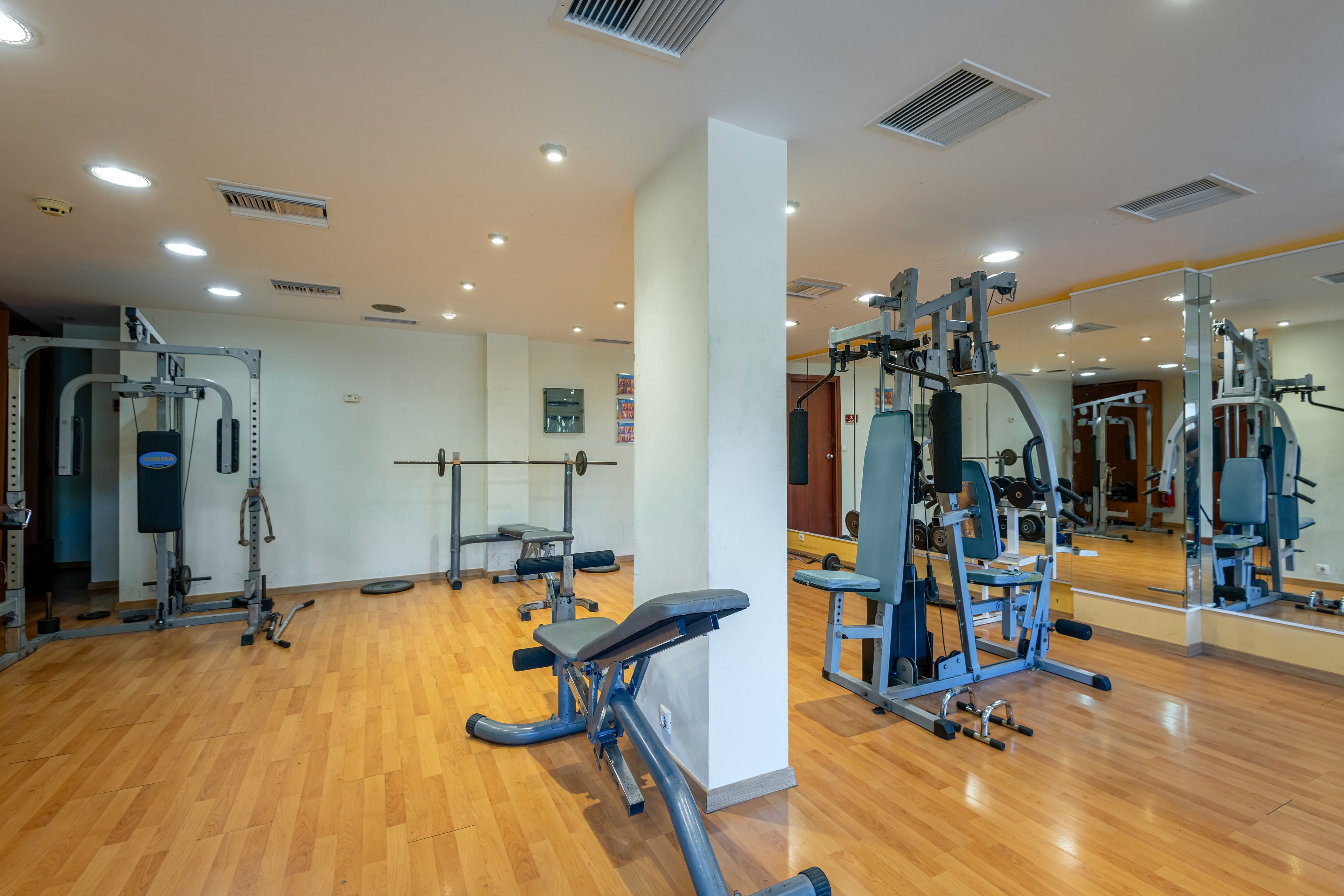 Crithoni's Paradise Hotel