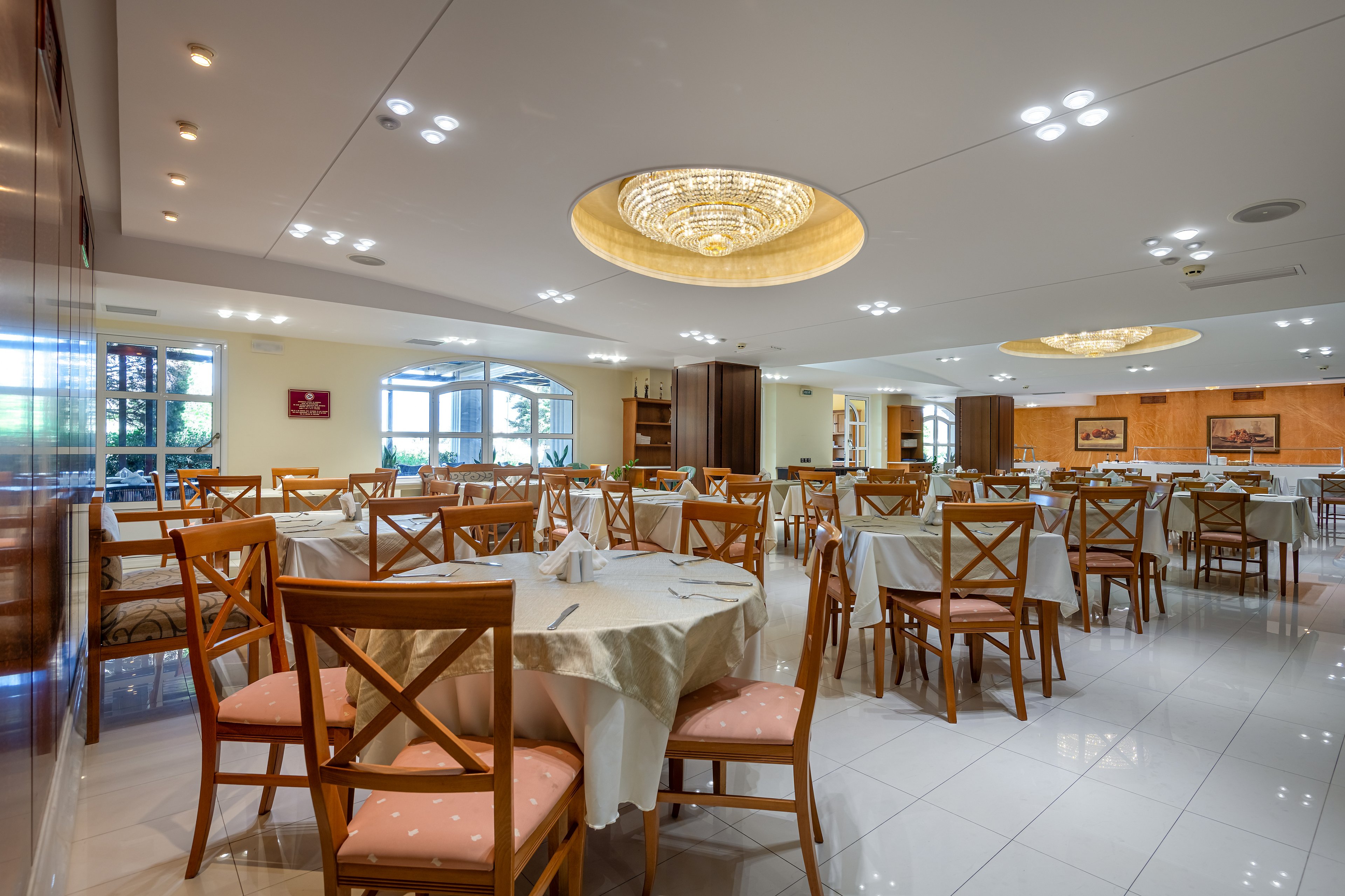 Crithoni's Paradise Hotel