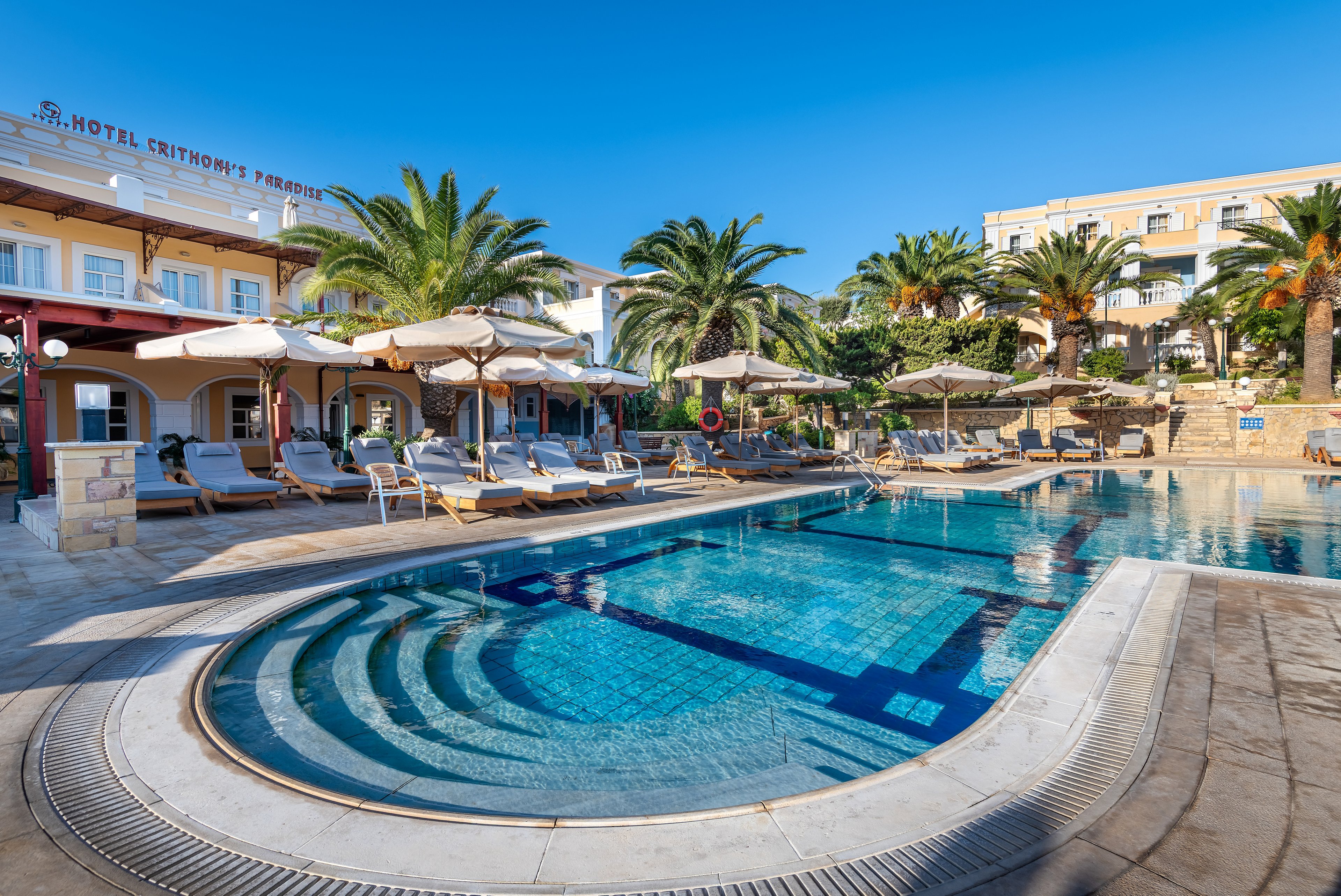 Crithoni's Paradise Hotel