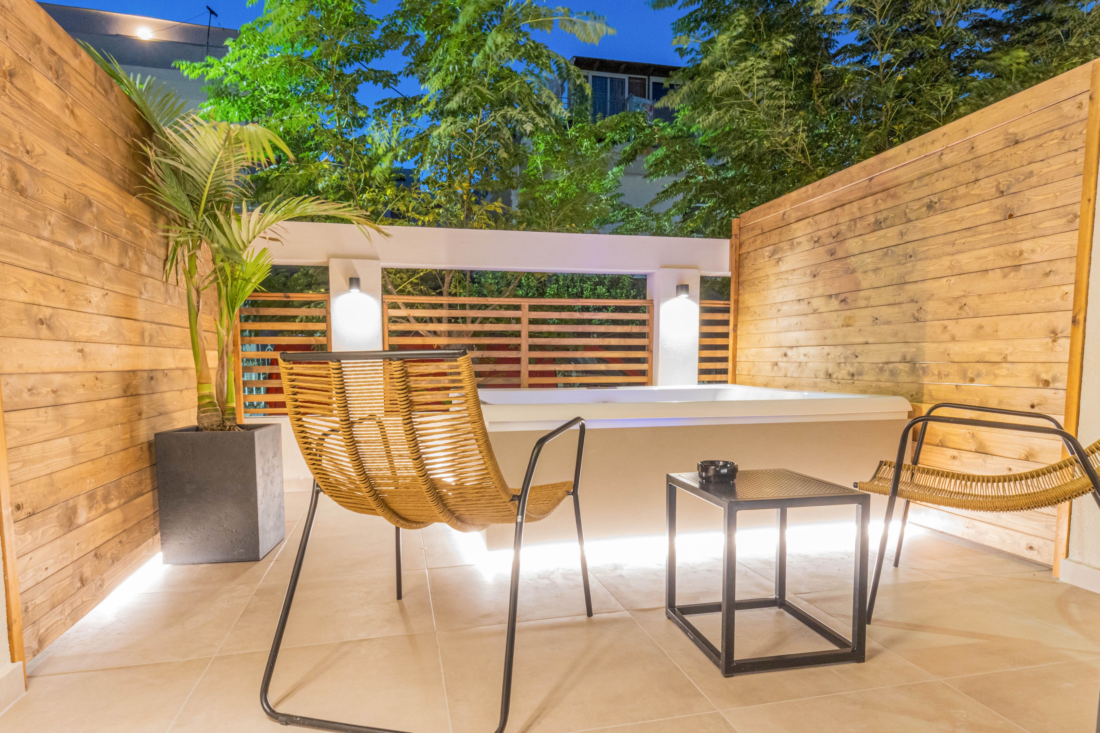 Cabana Blu Hotel & Suites