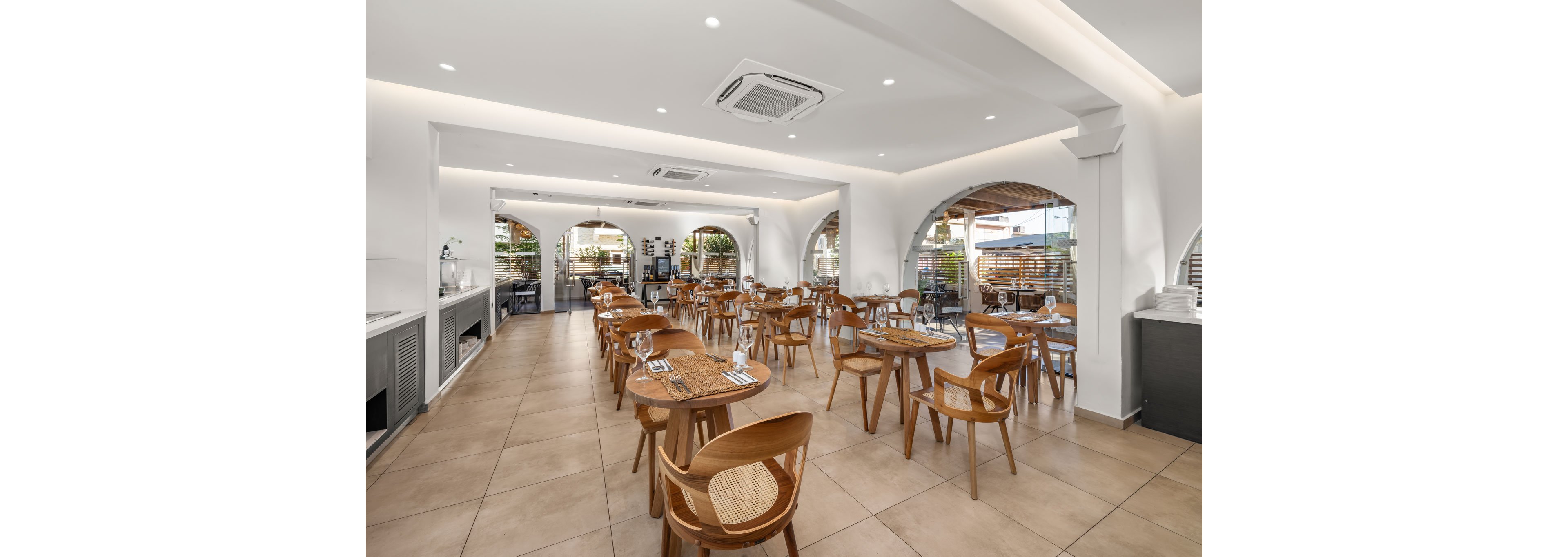 Cabana Blu Hotel & Suites