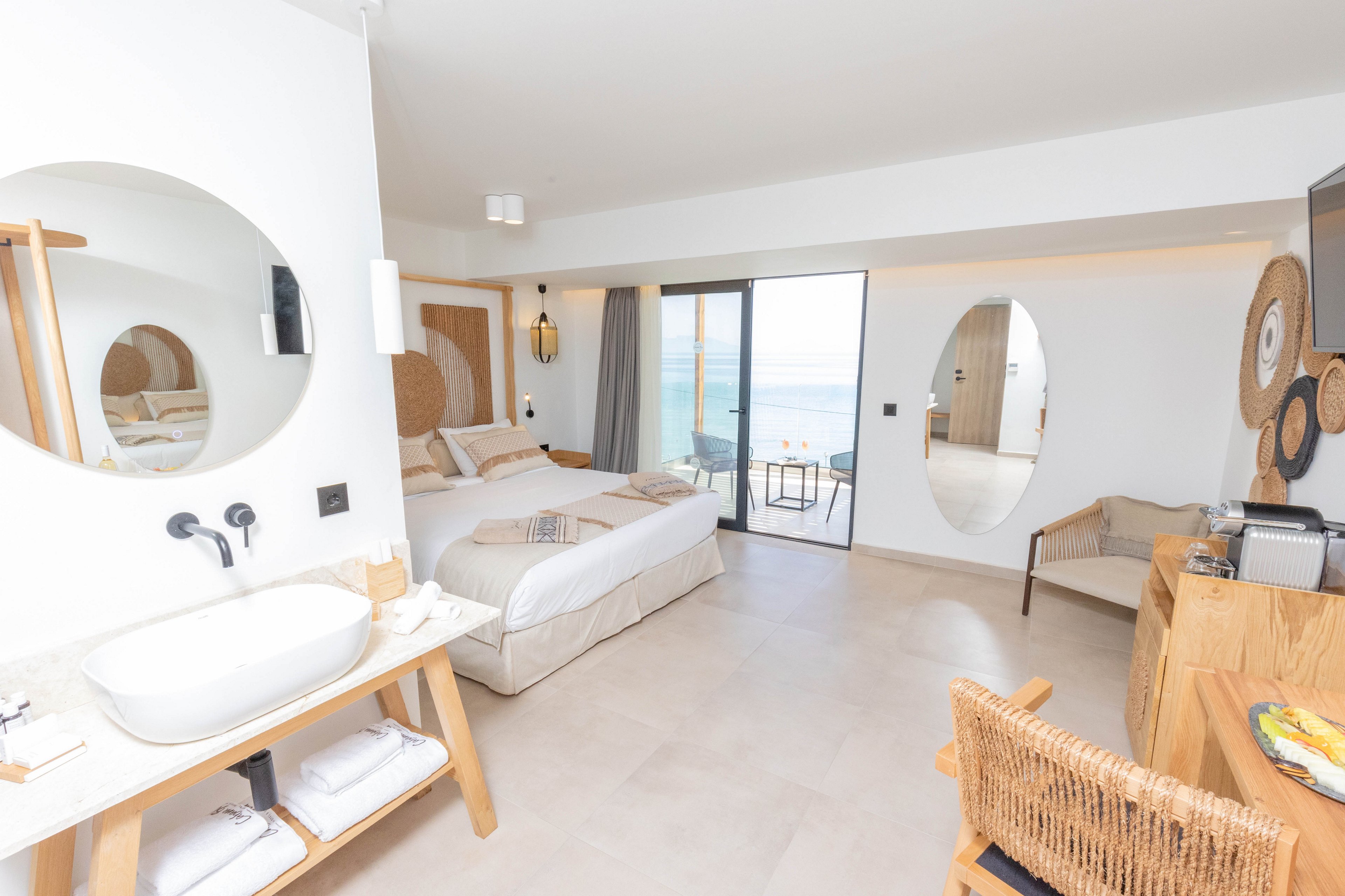Cabana Blu Hotel & Suites