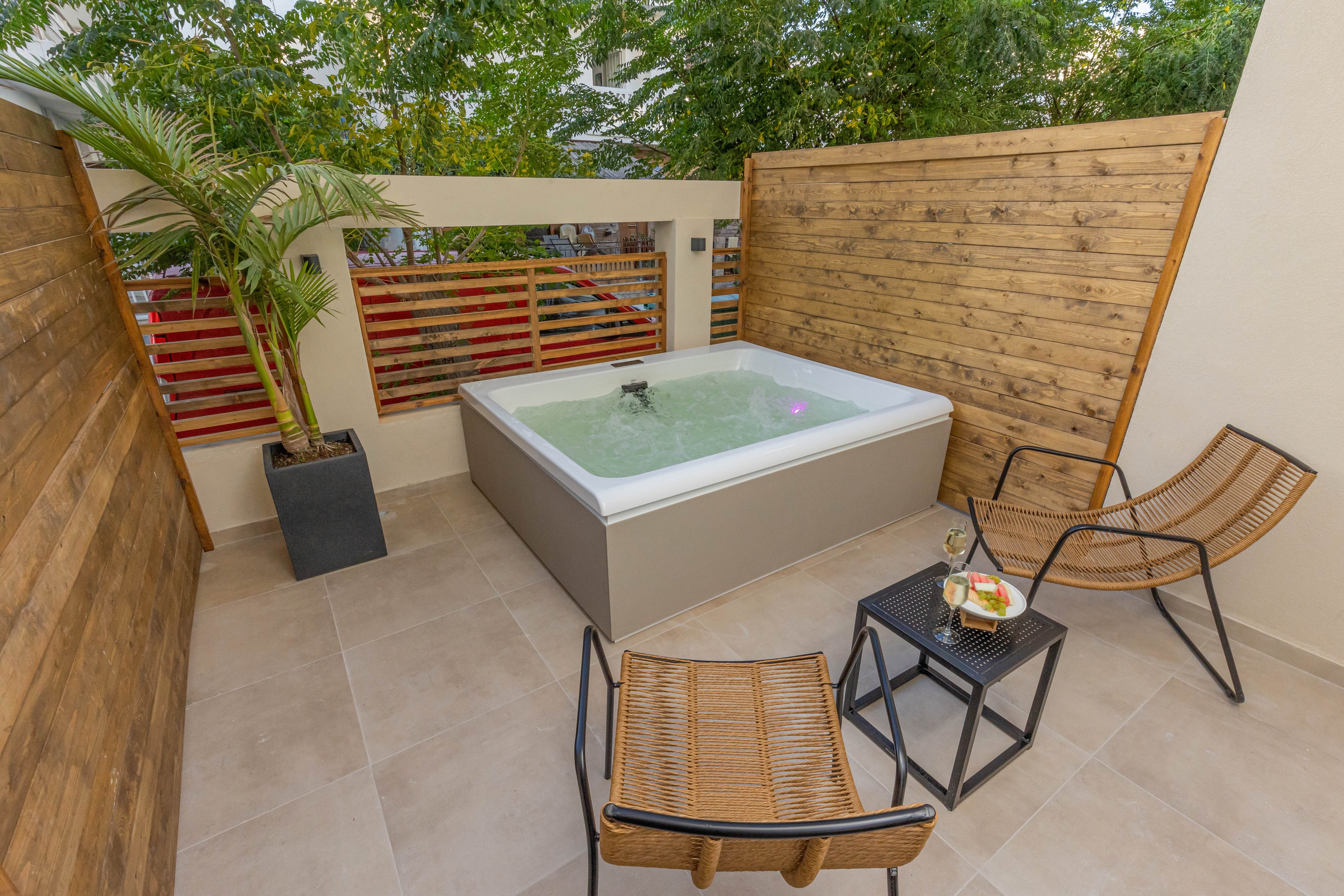 Cabana Blu Hotel & Suites