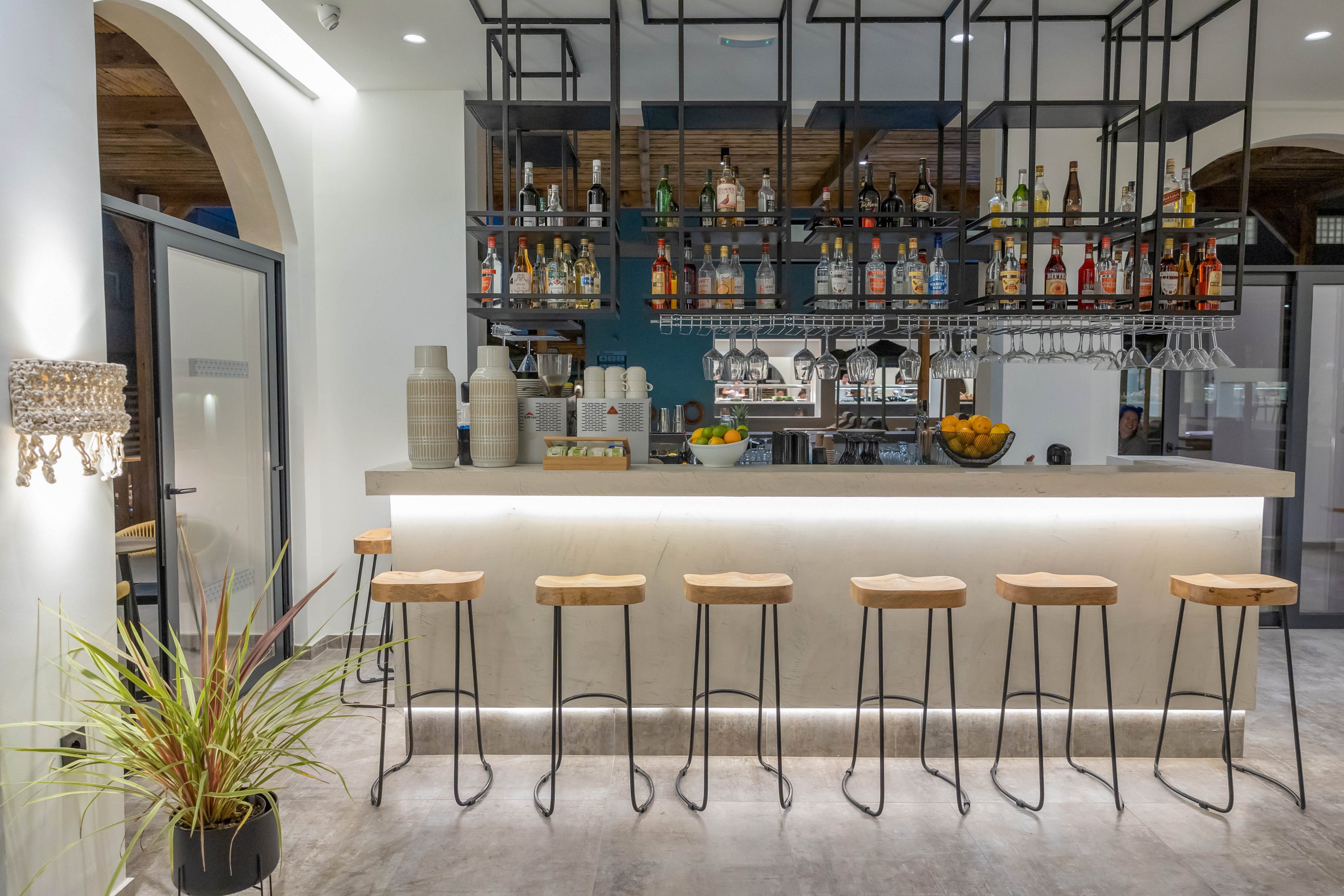 Cabana Blu Hotel & Suites