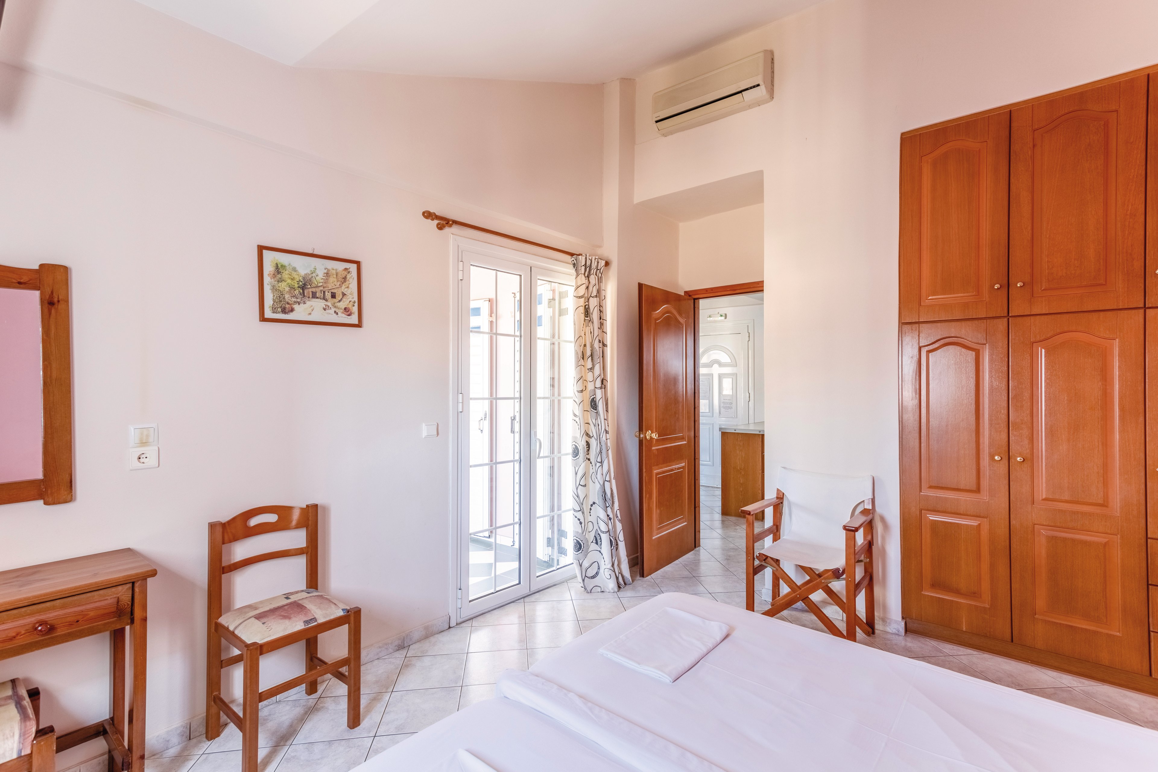 Aiolos Hotel Apartments