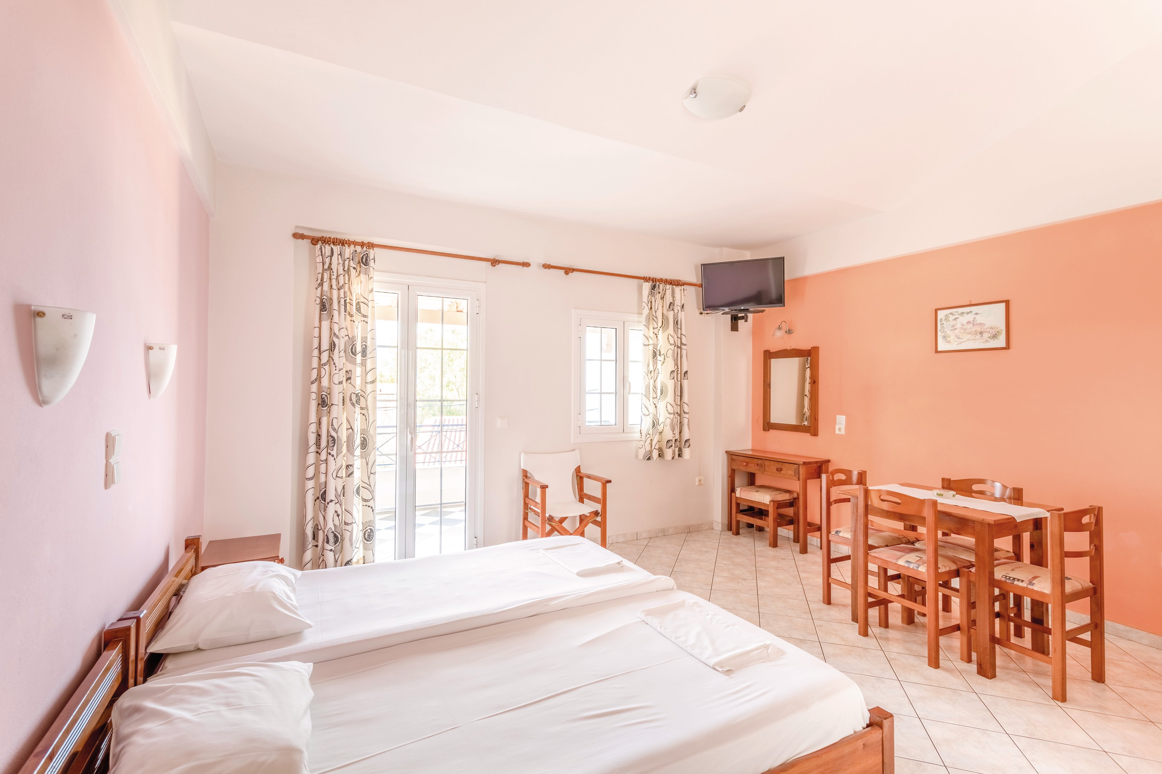 Aiolos Hotel Apartments