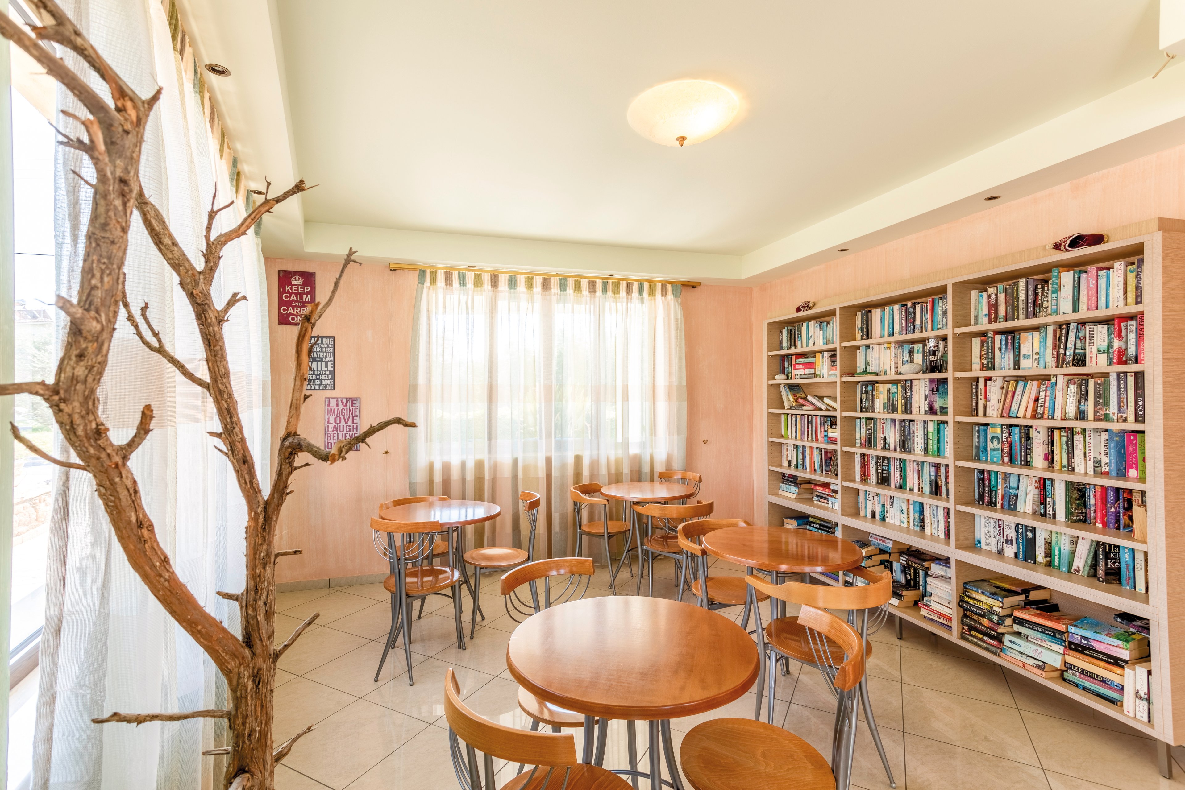 Aiolos Hotel Apartments