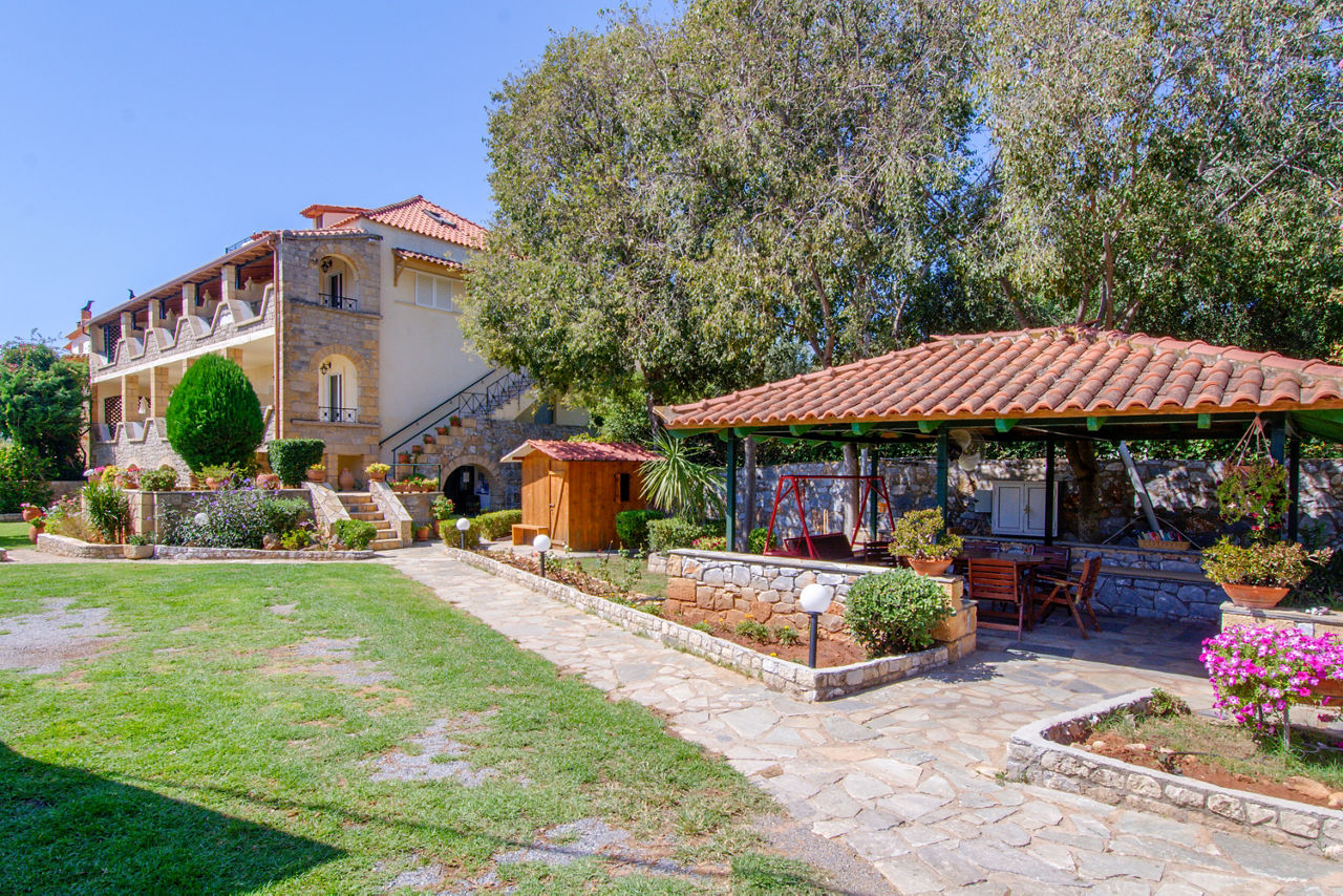 Maini Studios
