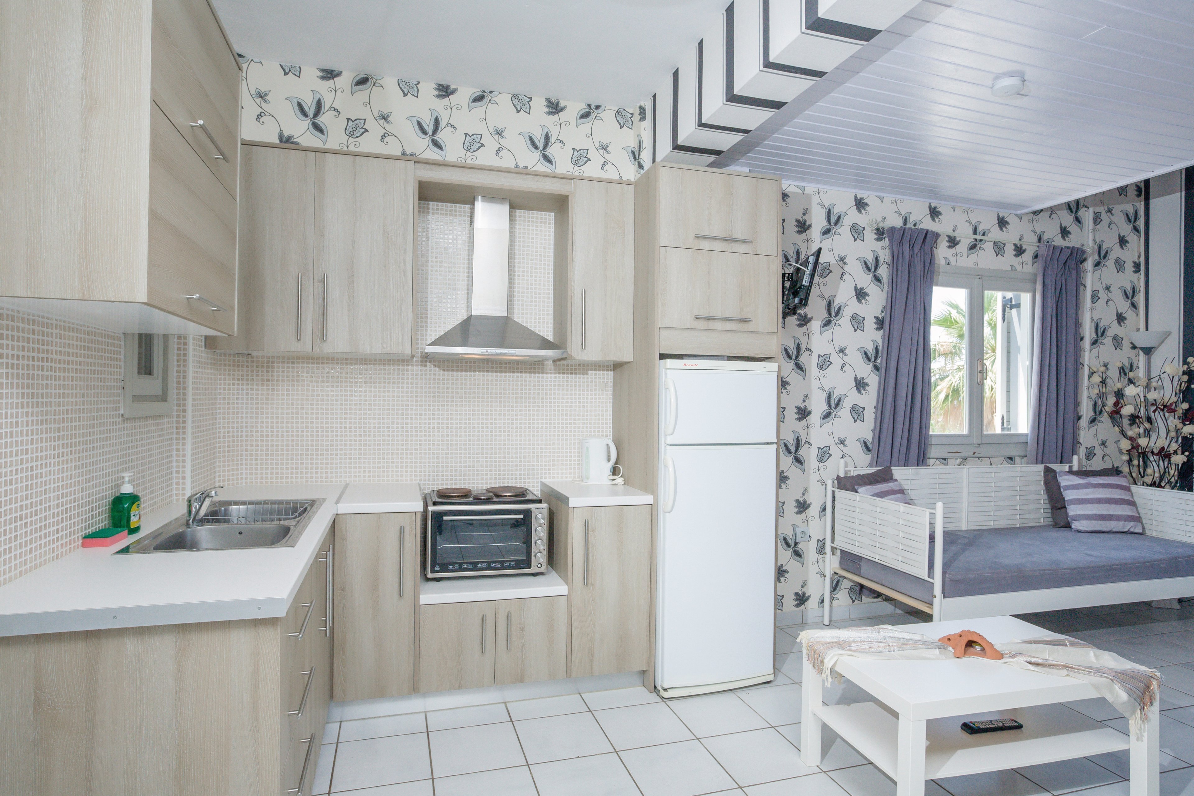 Potamaki Studios & Apartments