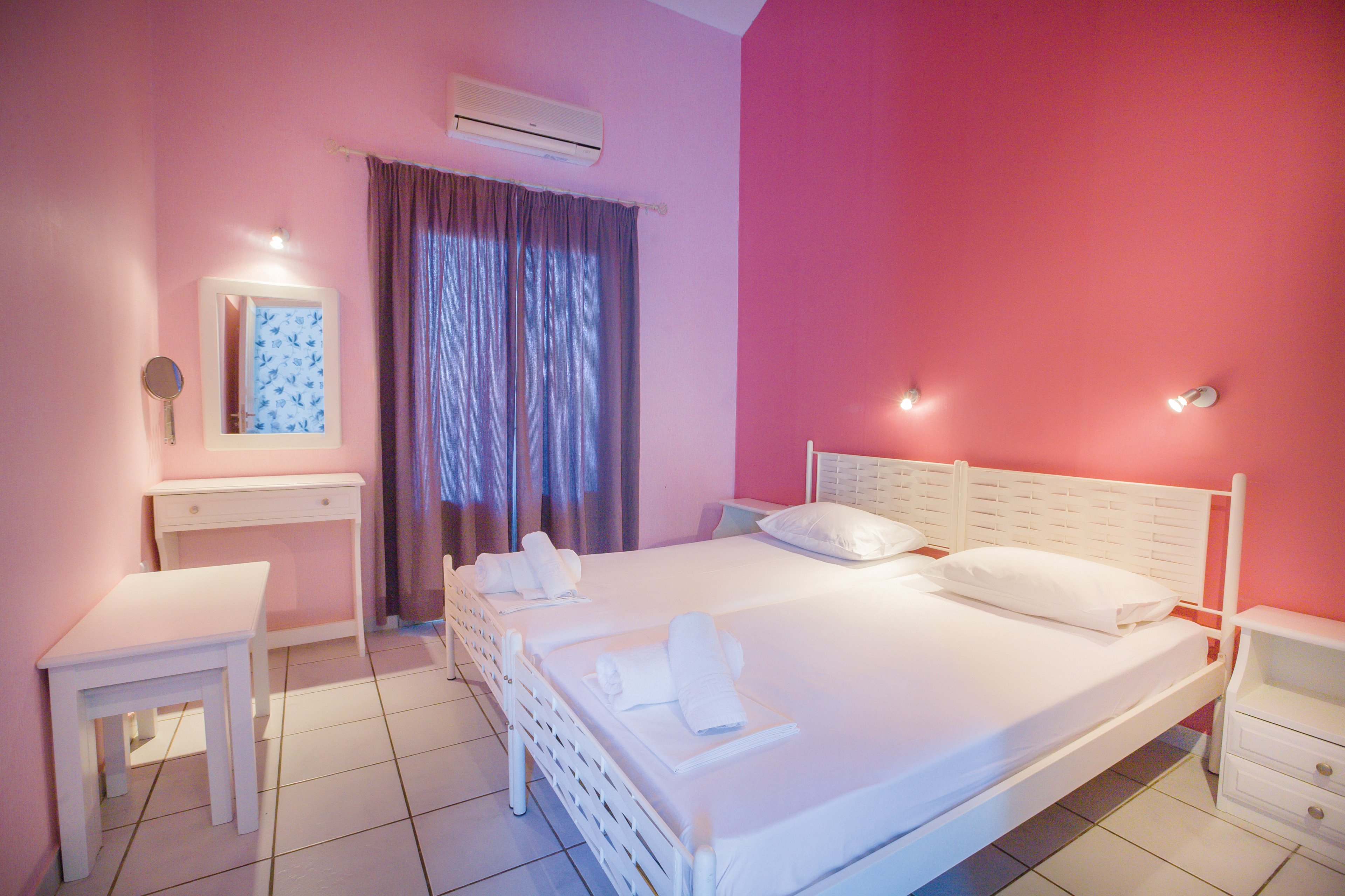 Potamaki Studios & Apartments