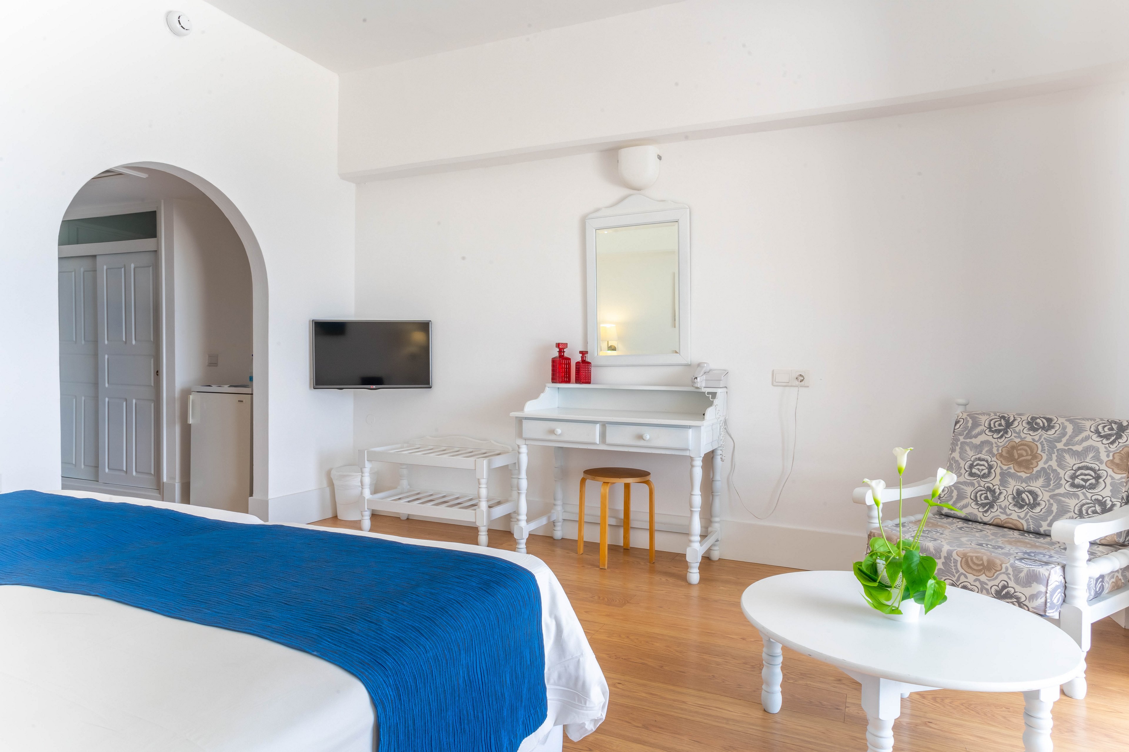 Sunrise Village Beach Hotel