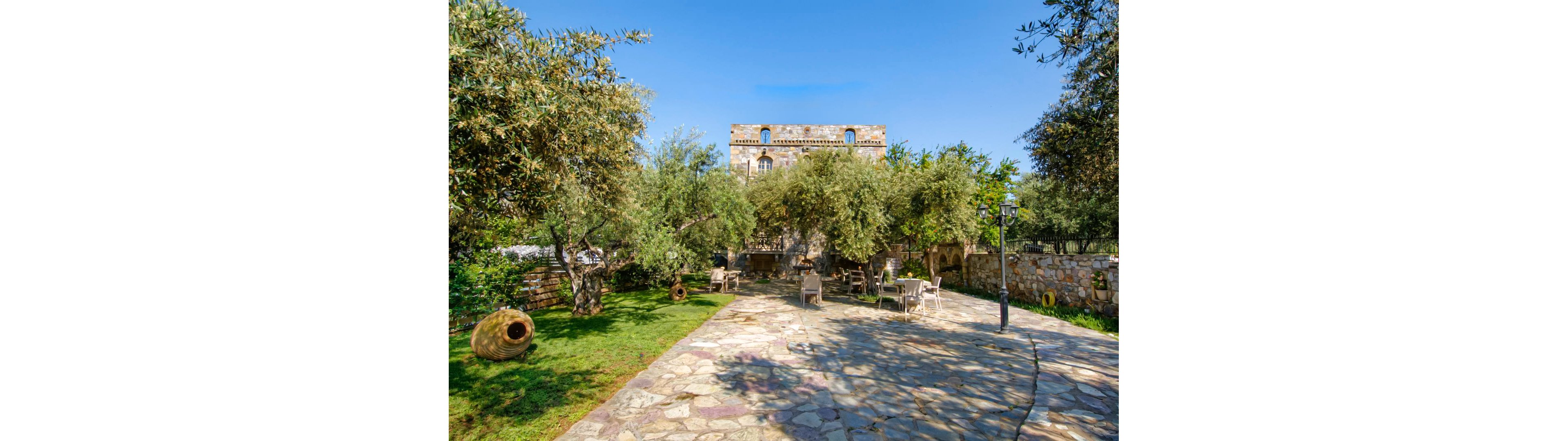 Nikas Rooms and Apartments