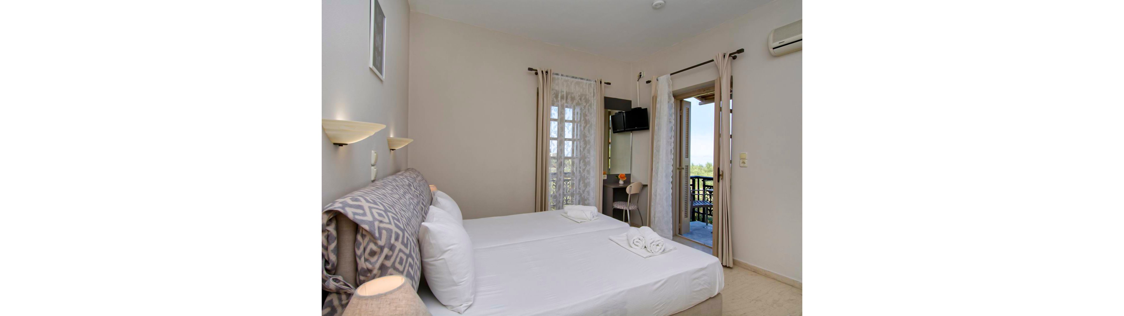 Nikas Rooms and Apartments