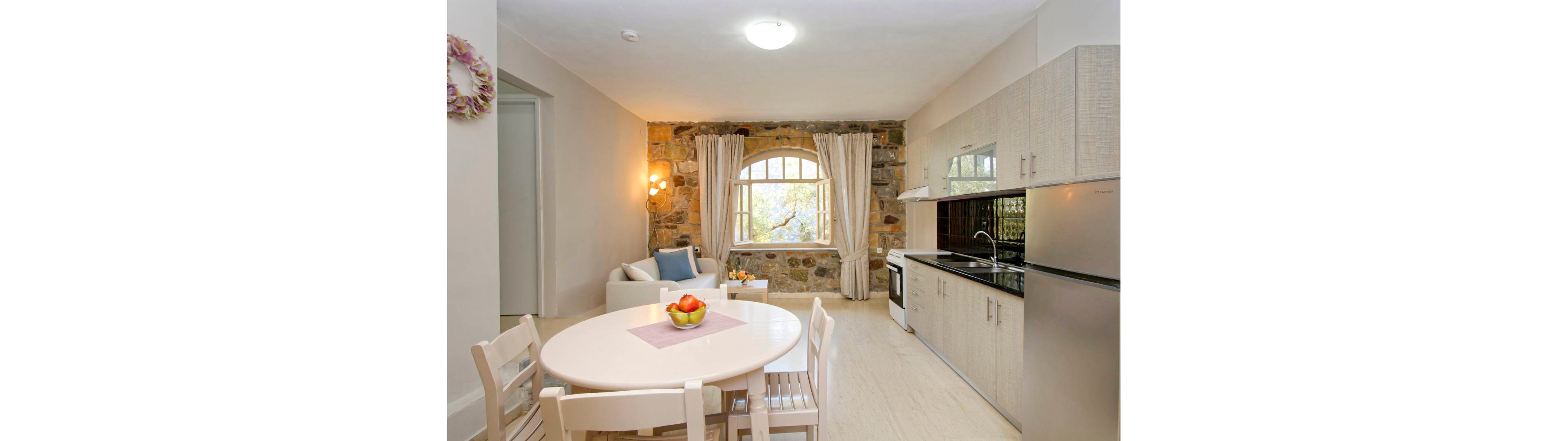 Nikas Rooms and Apartments