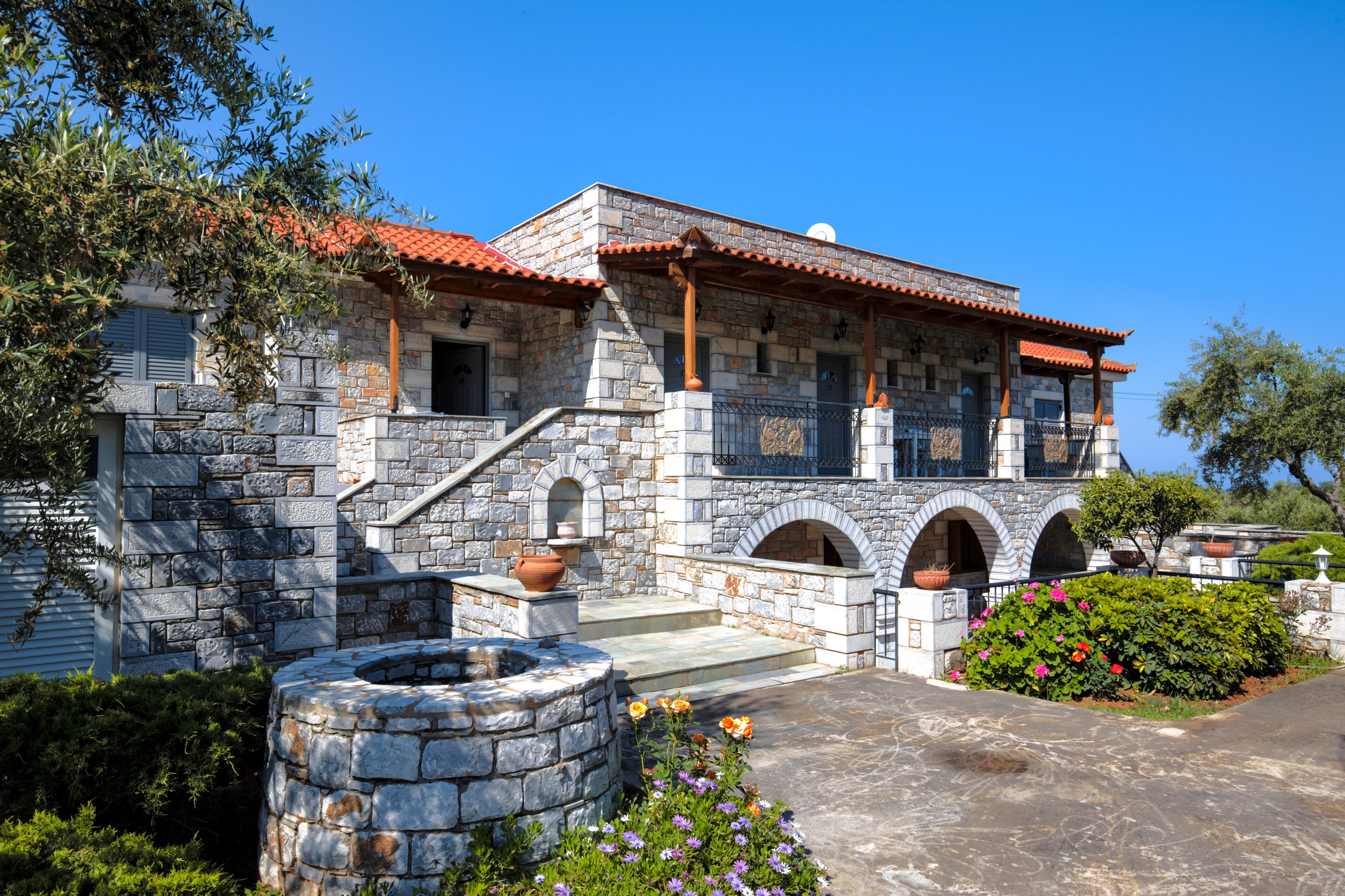 Sunset Studios and Apartments