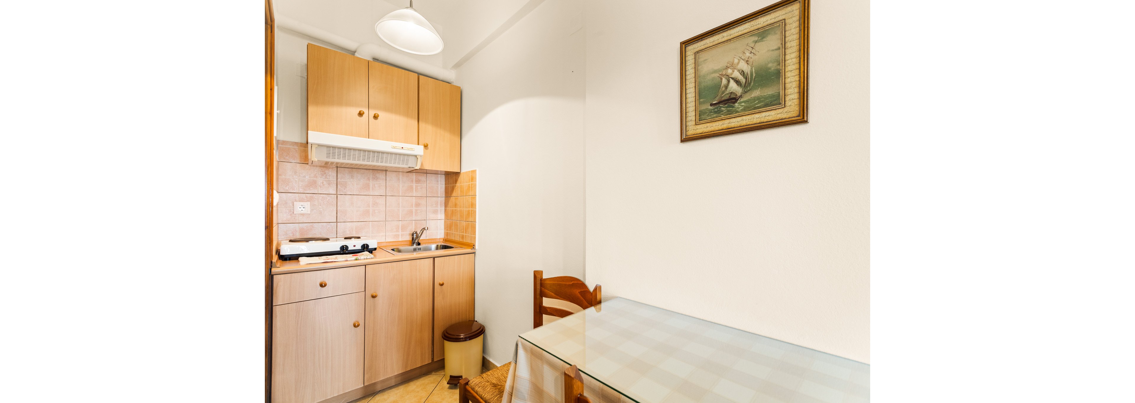 Manivrahos Studios & Apartments