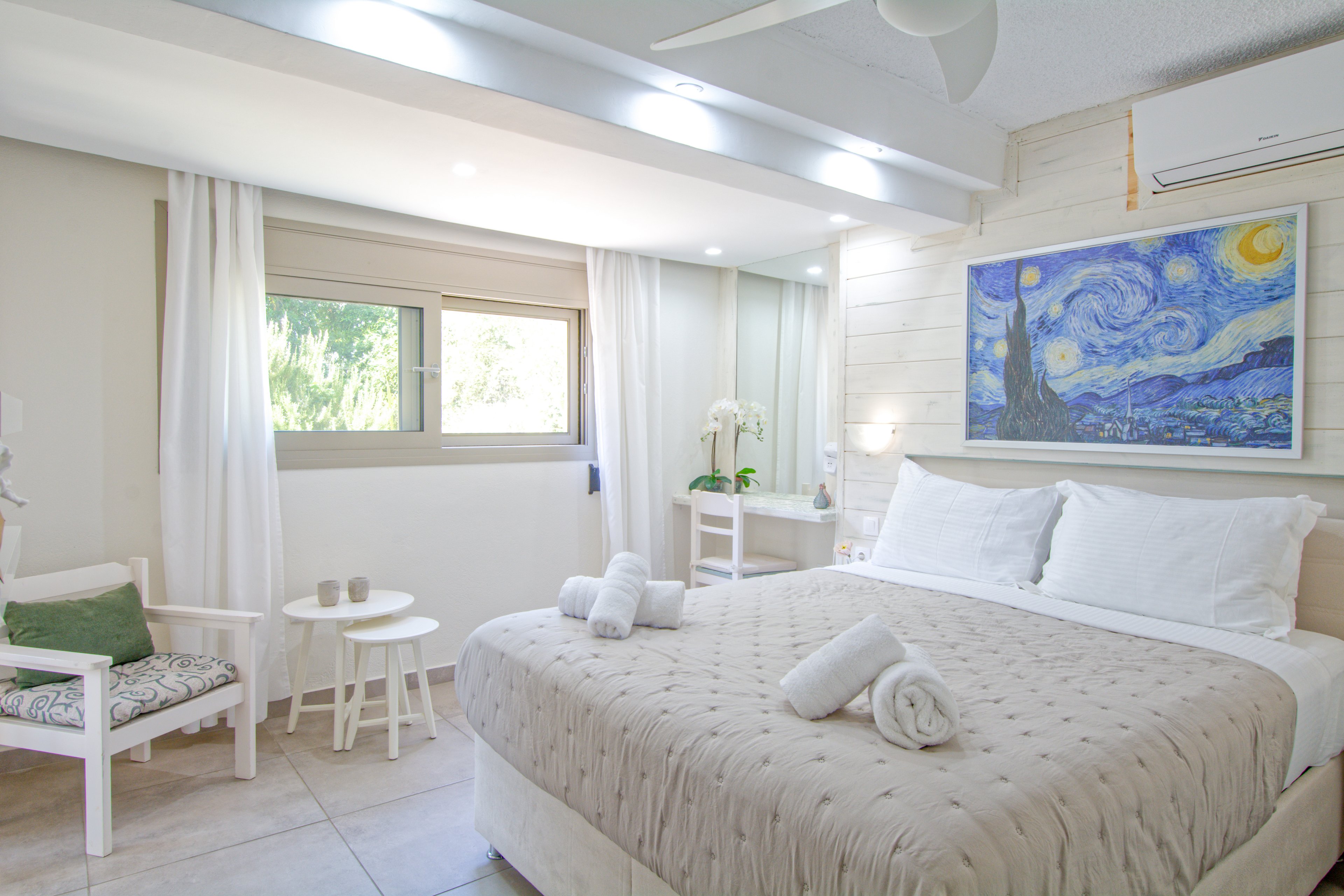 Irida Hotel Apartments