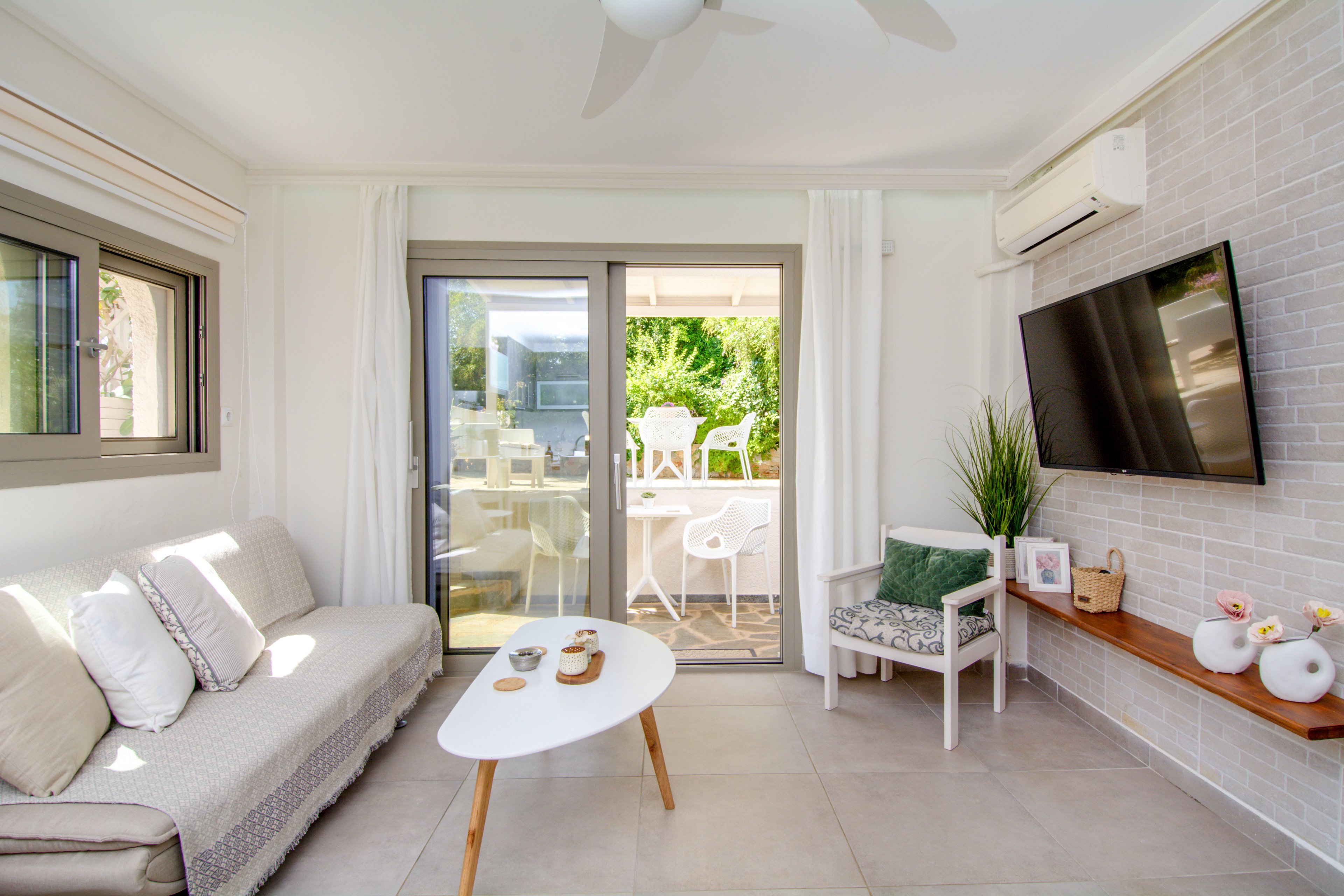 Irida Hotel Apartments