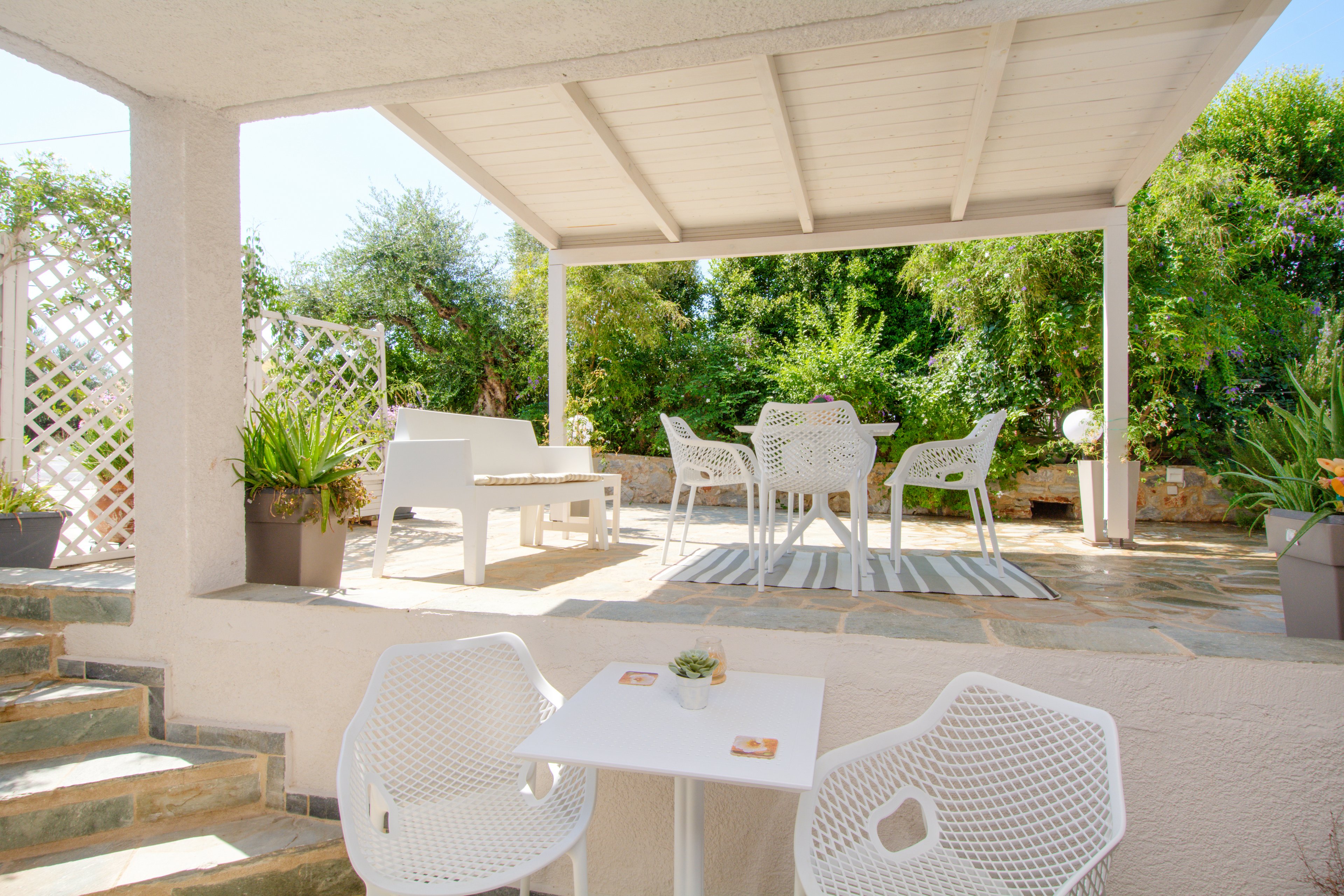 Irida Hotel Apartments