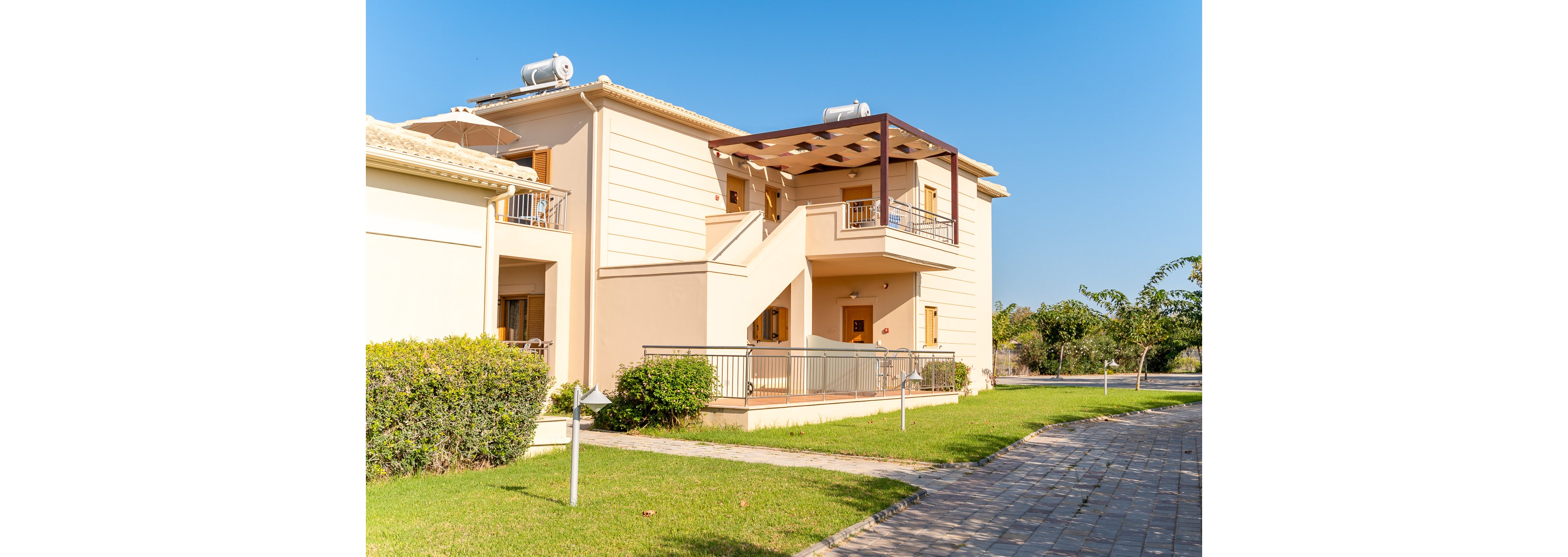 Niriides Villas Hotel