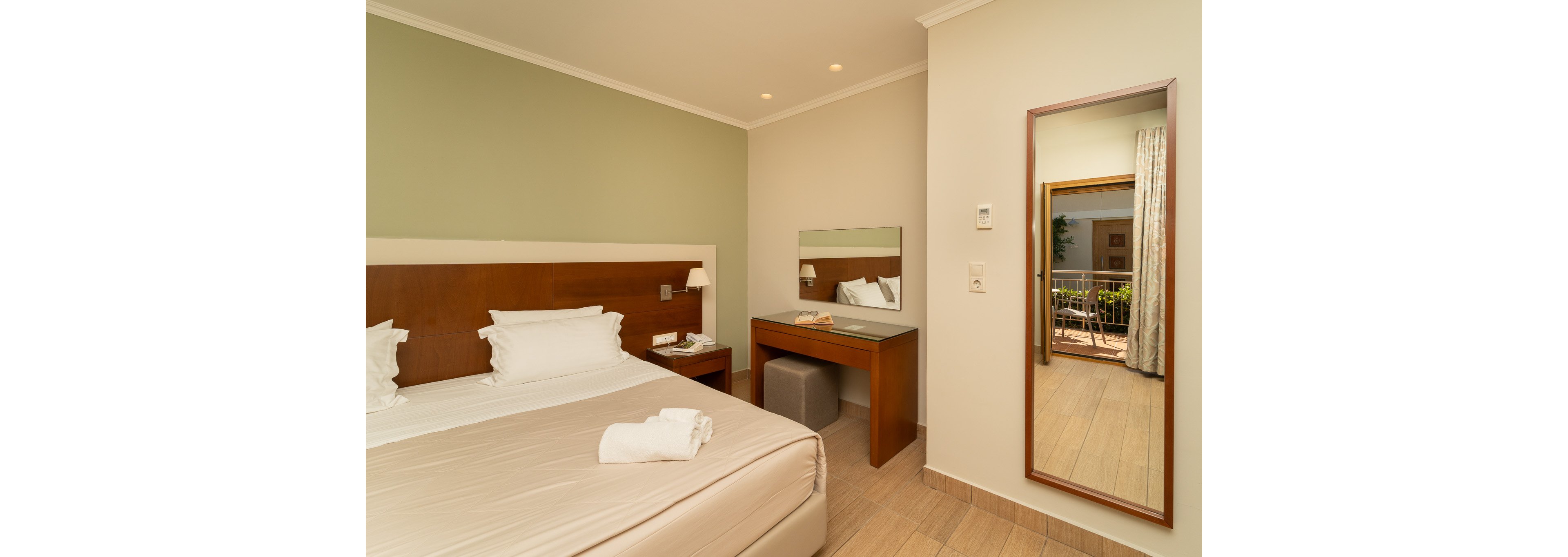 Niriides Villas Hotel