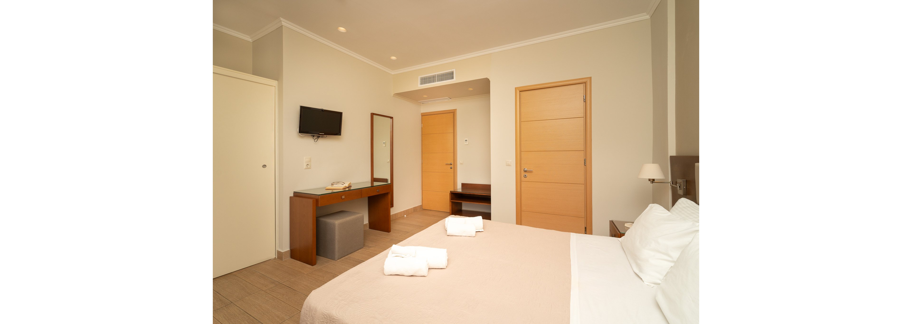 Niriides Villas Hotel