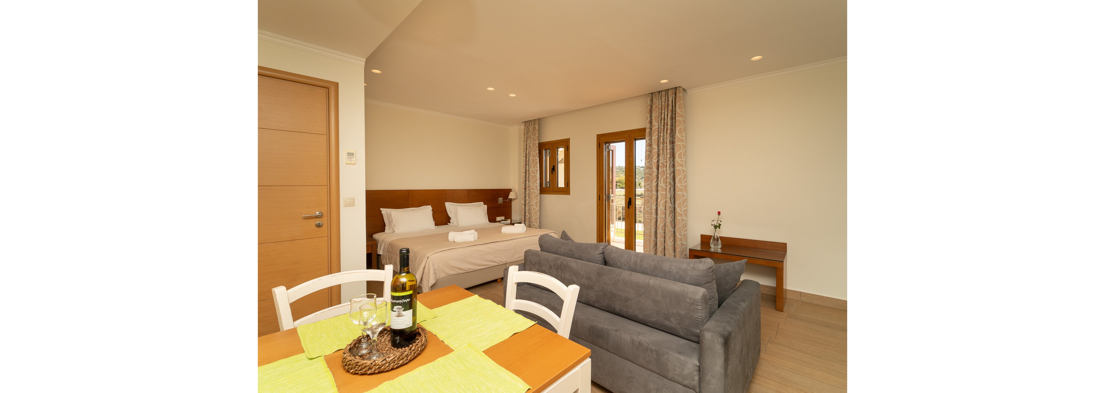 Niriides Villas Hotel