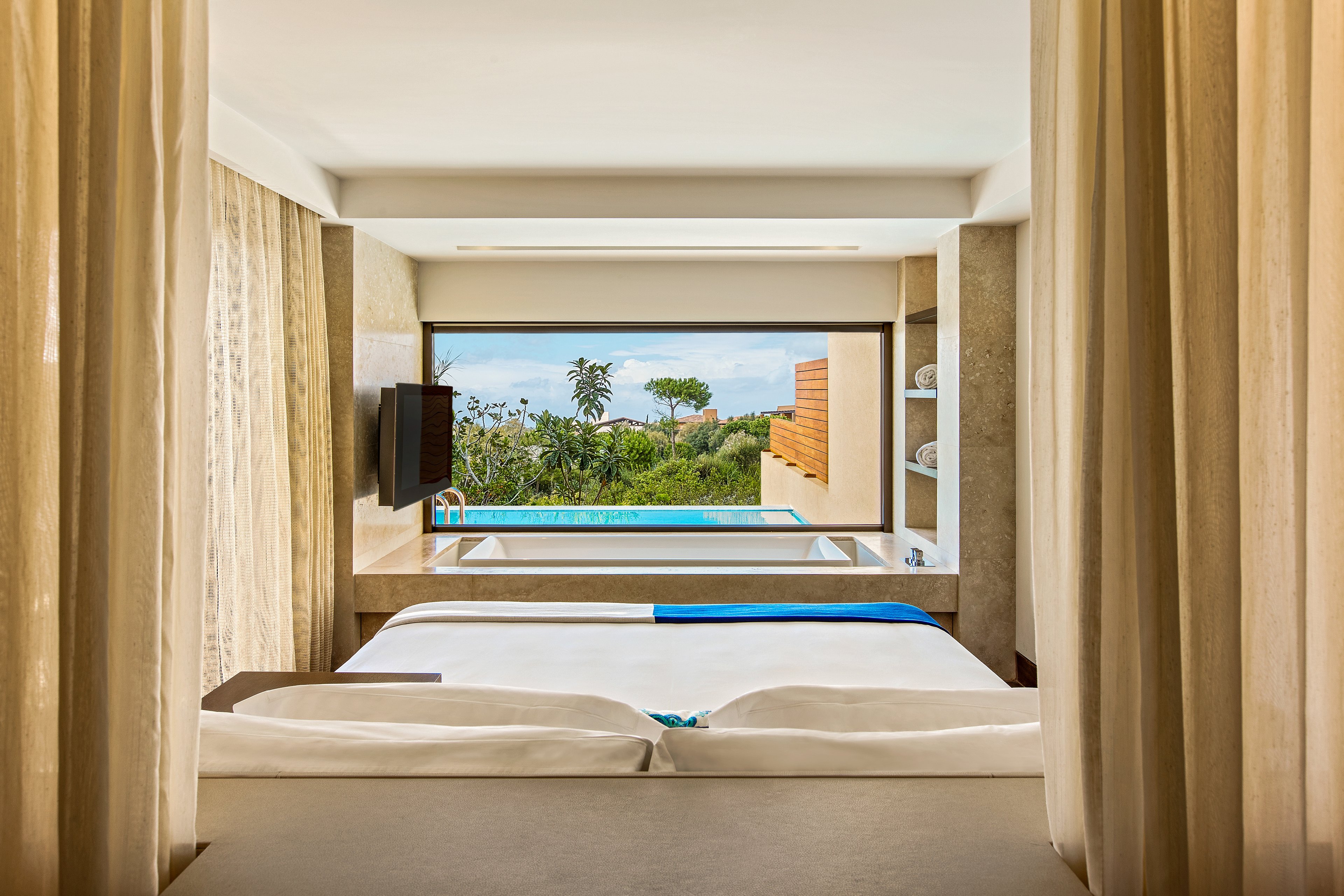 The Romanos a Luxury Collection Resort