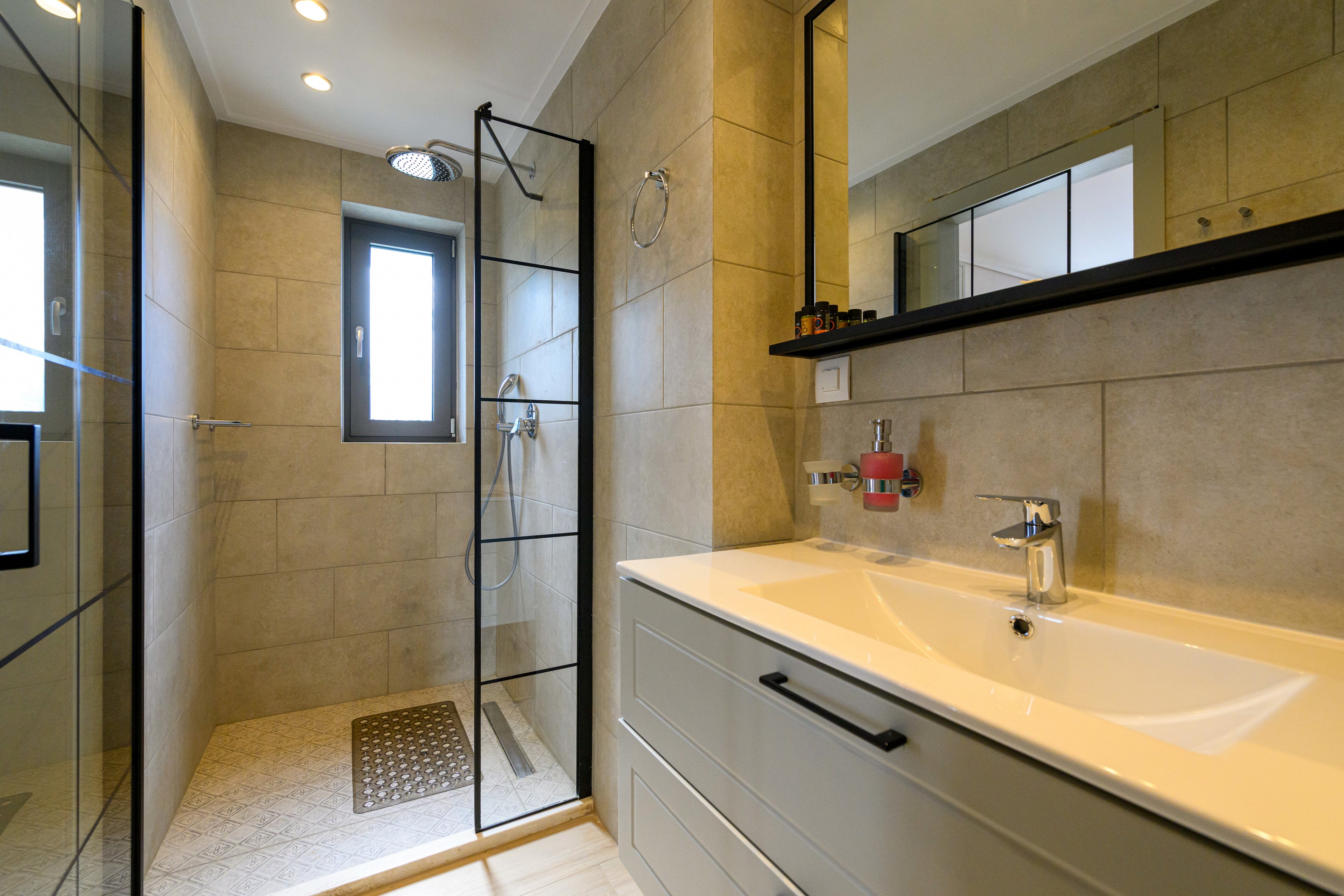 Kannas Mani Luxury Suites