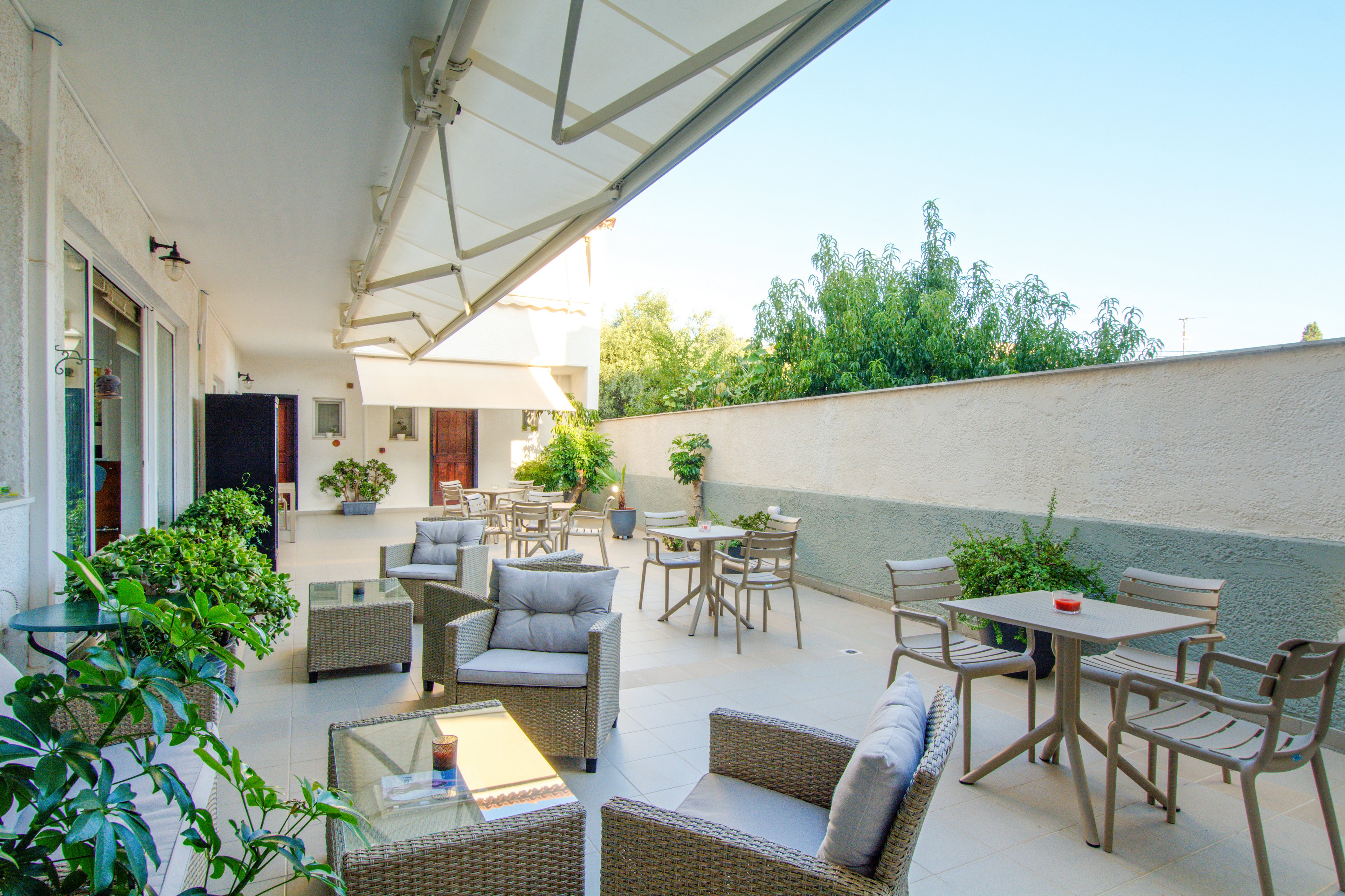 Villa Kosta Hotel & Apartments