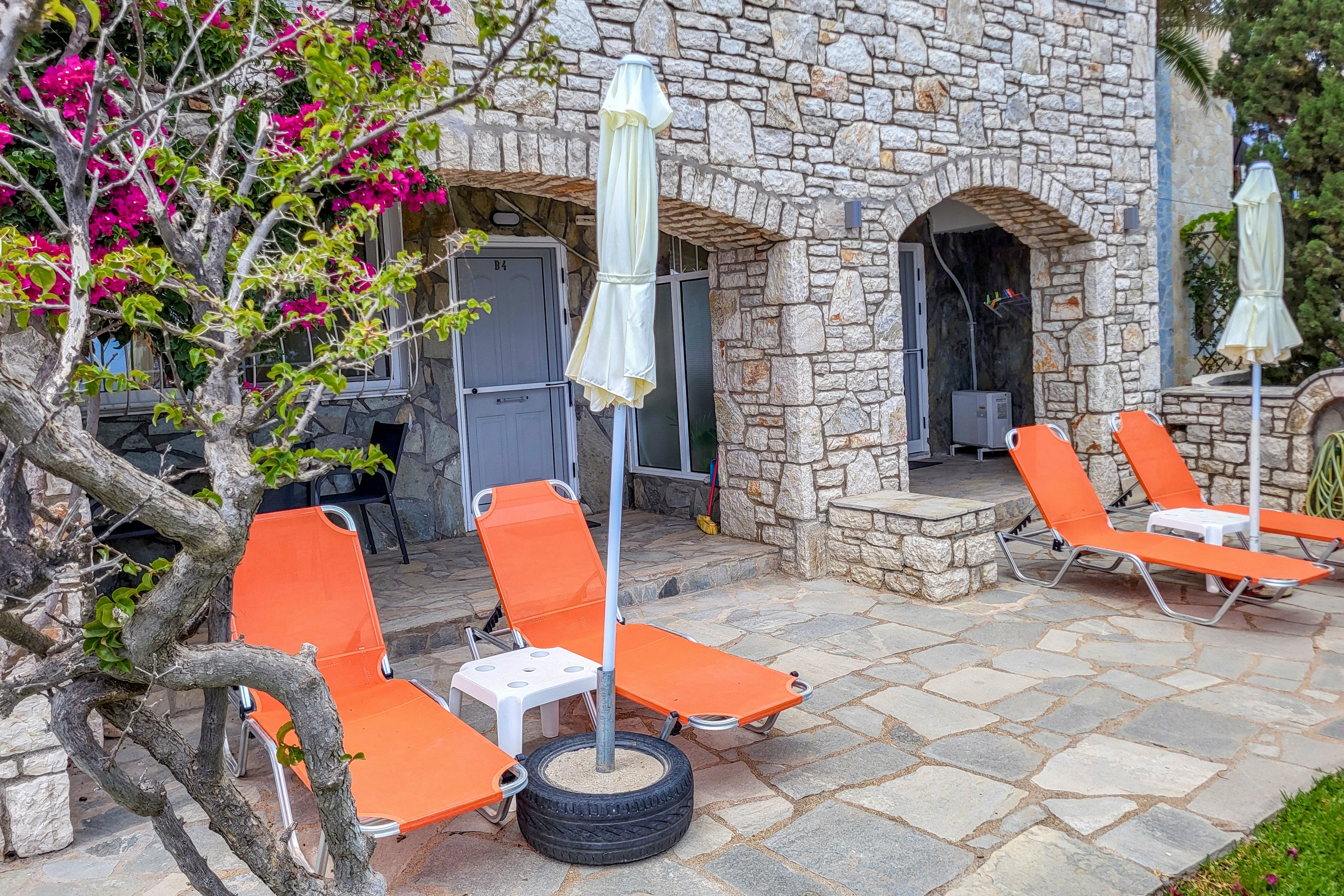 Ilaira Beach Apartments