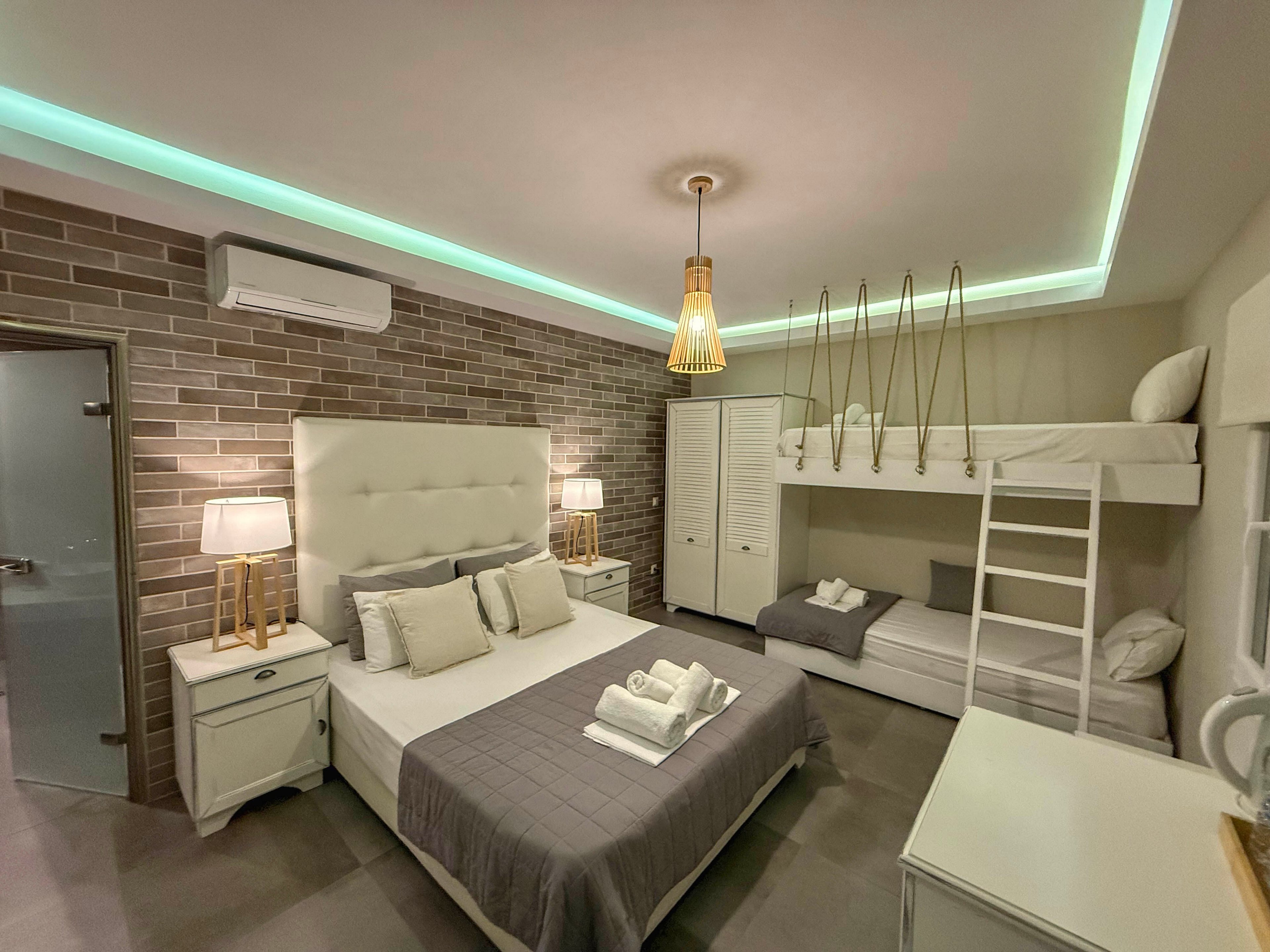 Aroma Beach & Bungalows