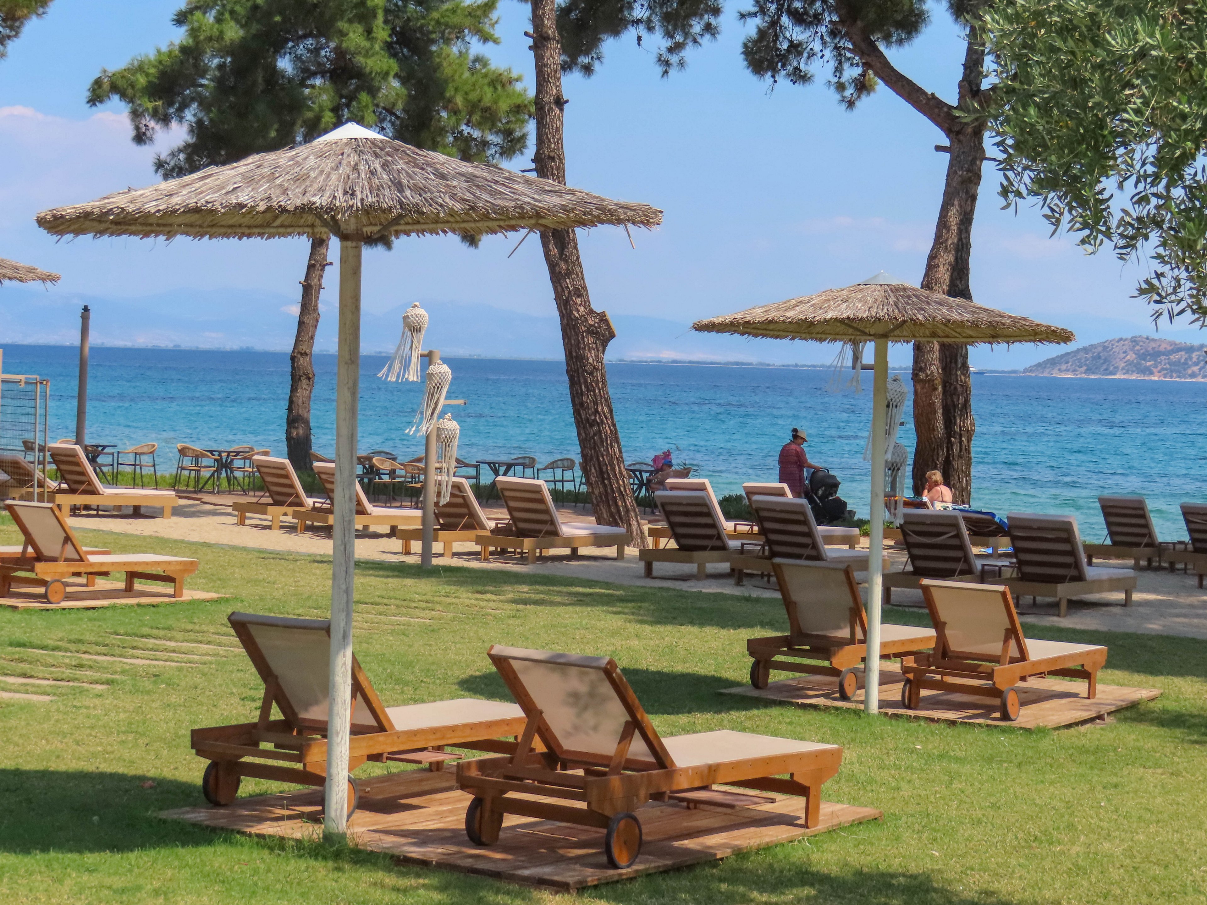 Aroma Beach & Bungalows