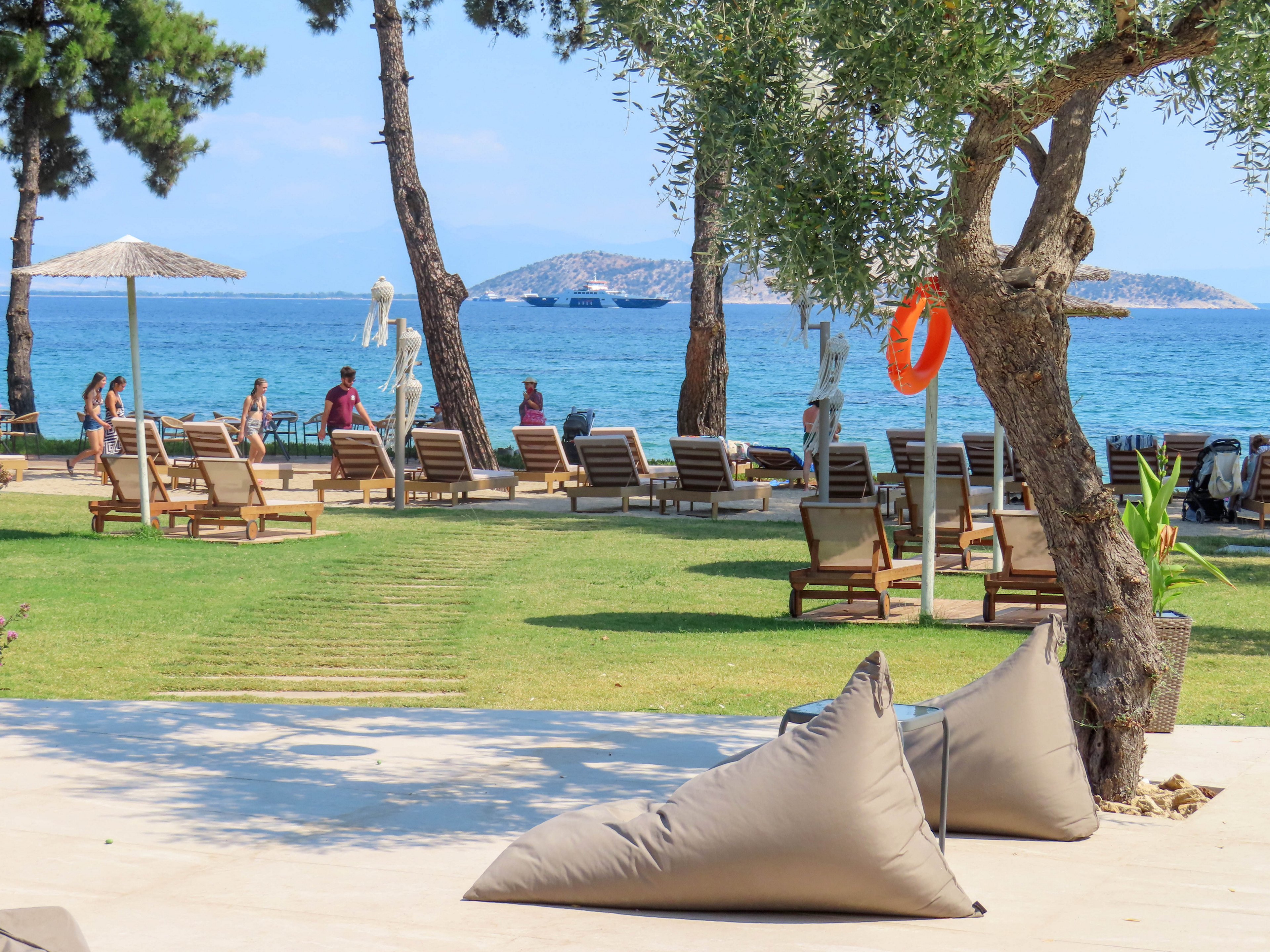 Aroma Beach & Bungalows