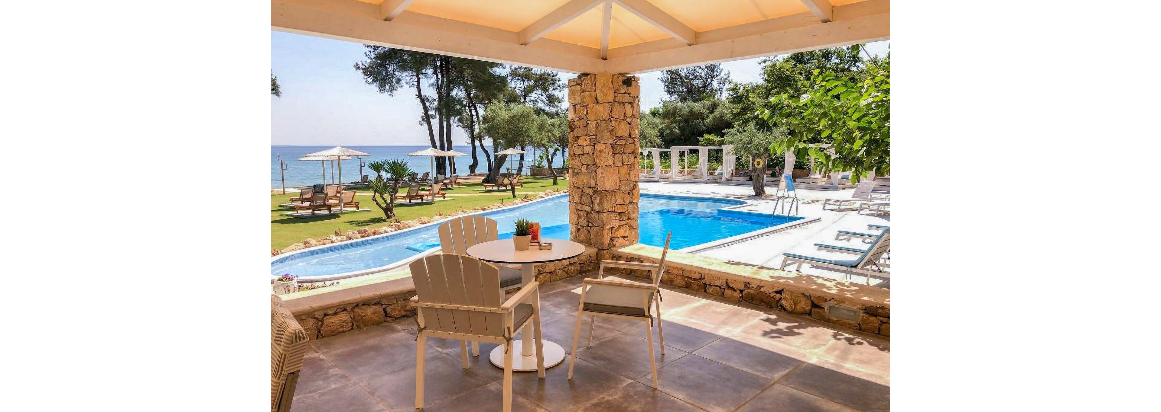 Aroma Beach & Bungalows