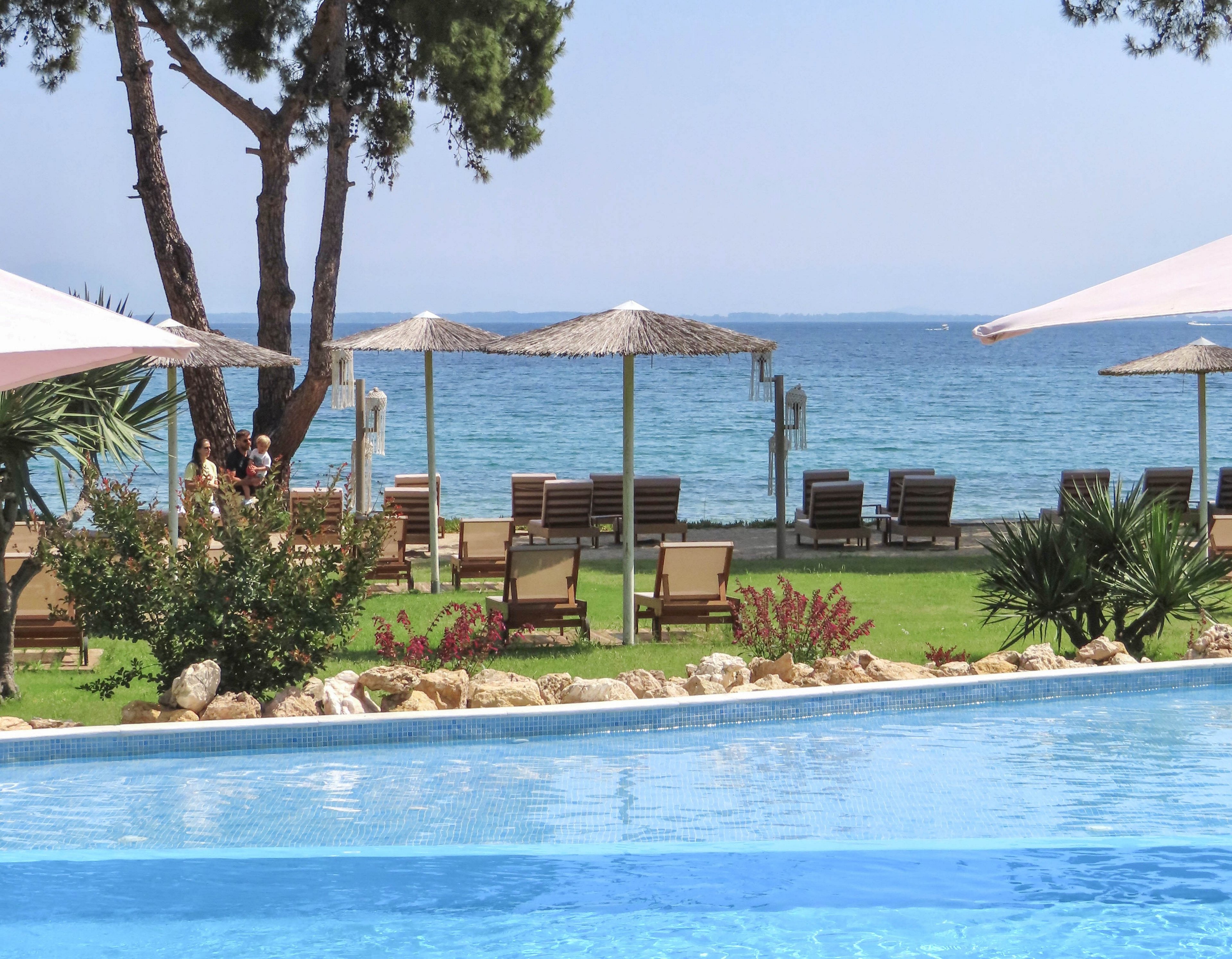 Aroma Beach & Bungalows