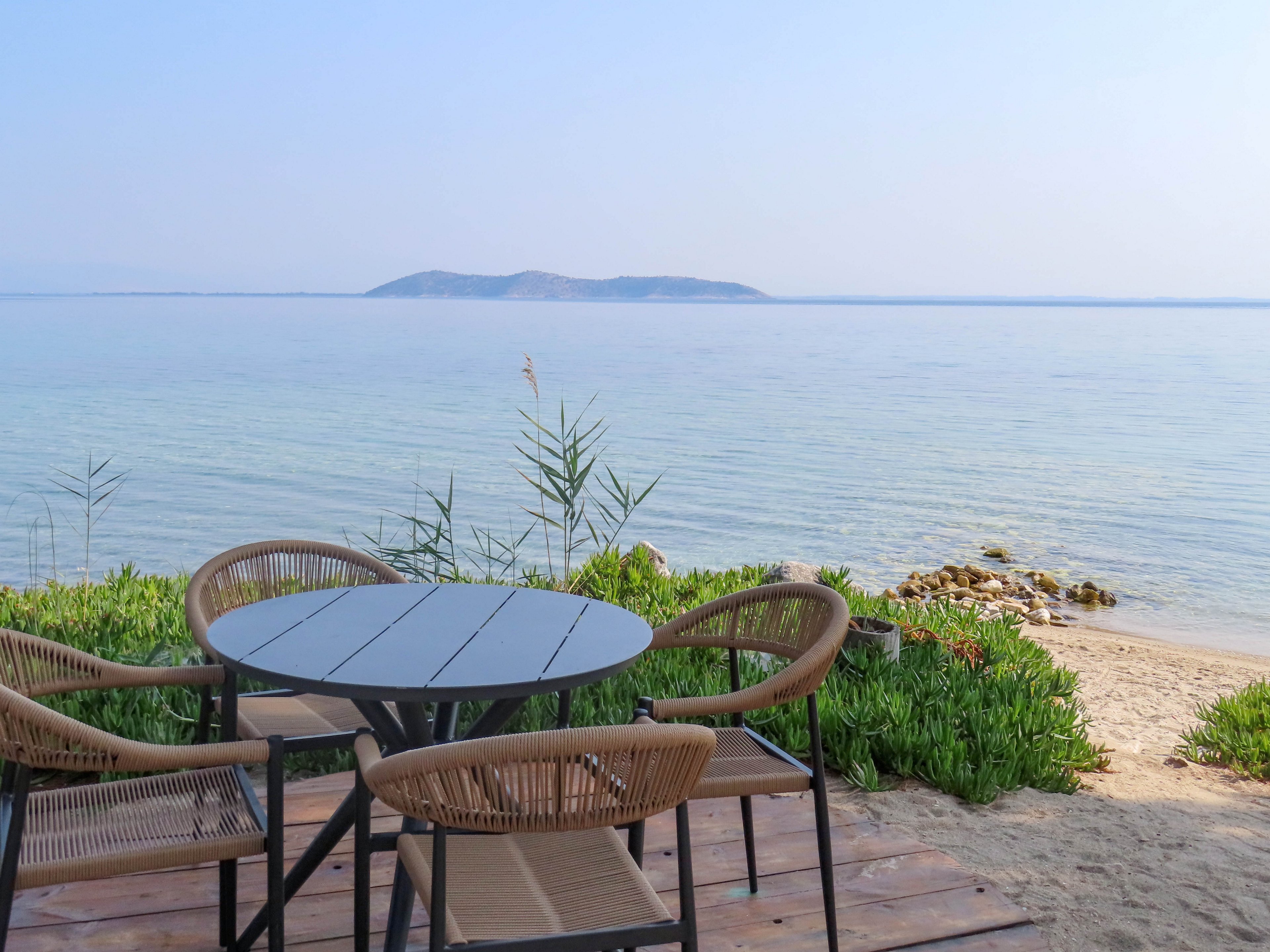 Aroma Beach & Bungalows