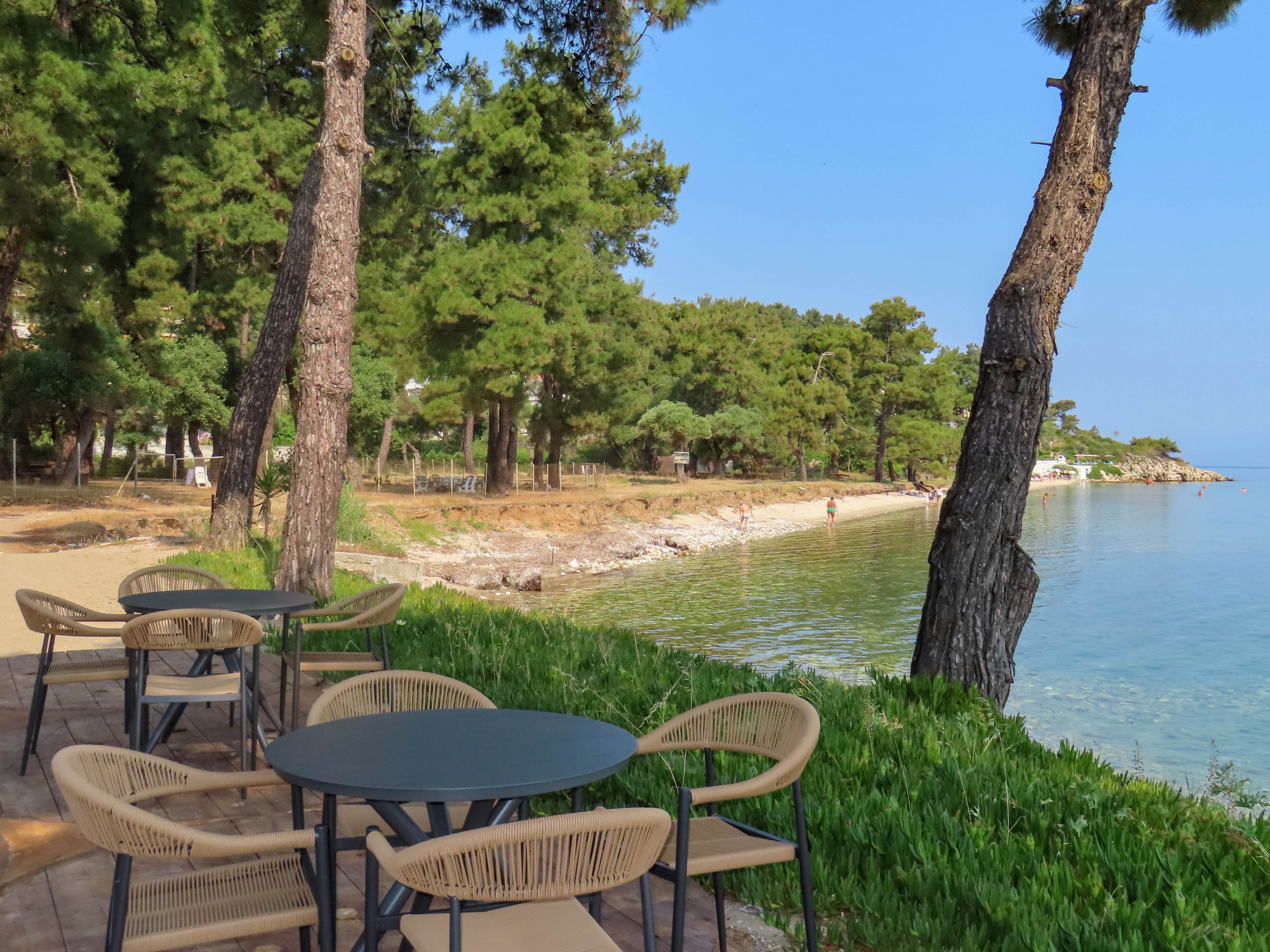 Aroma Beach & Bungalows