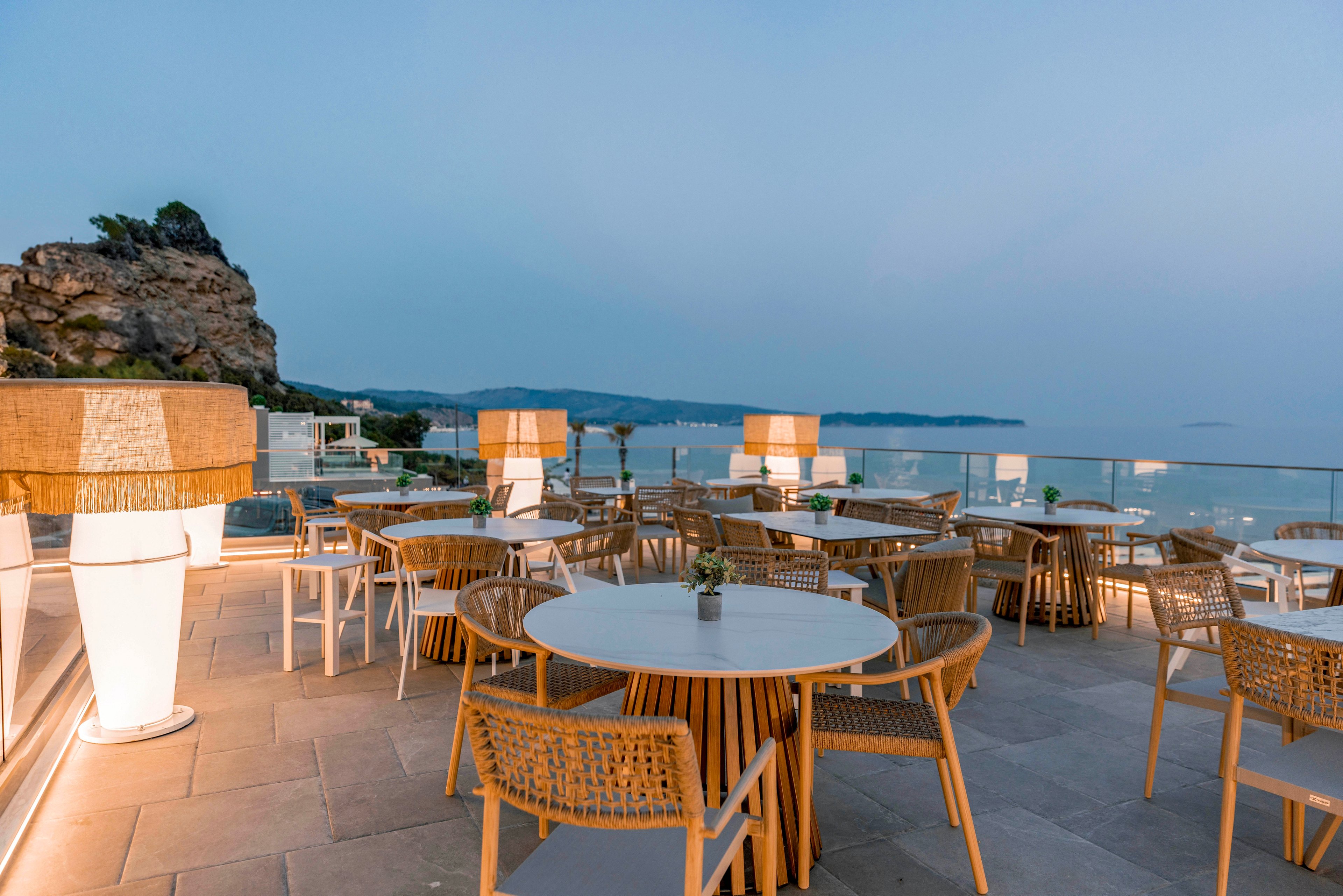 Acron Seaside Suites