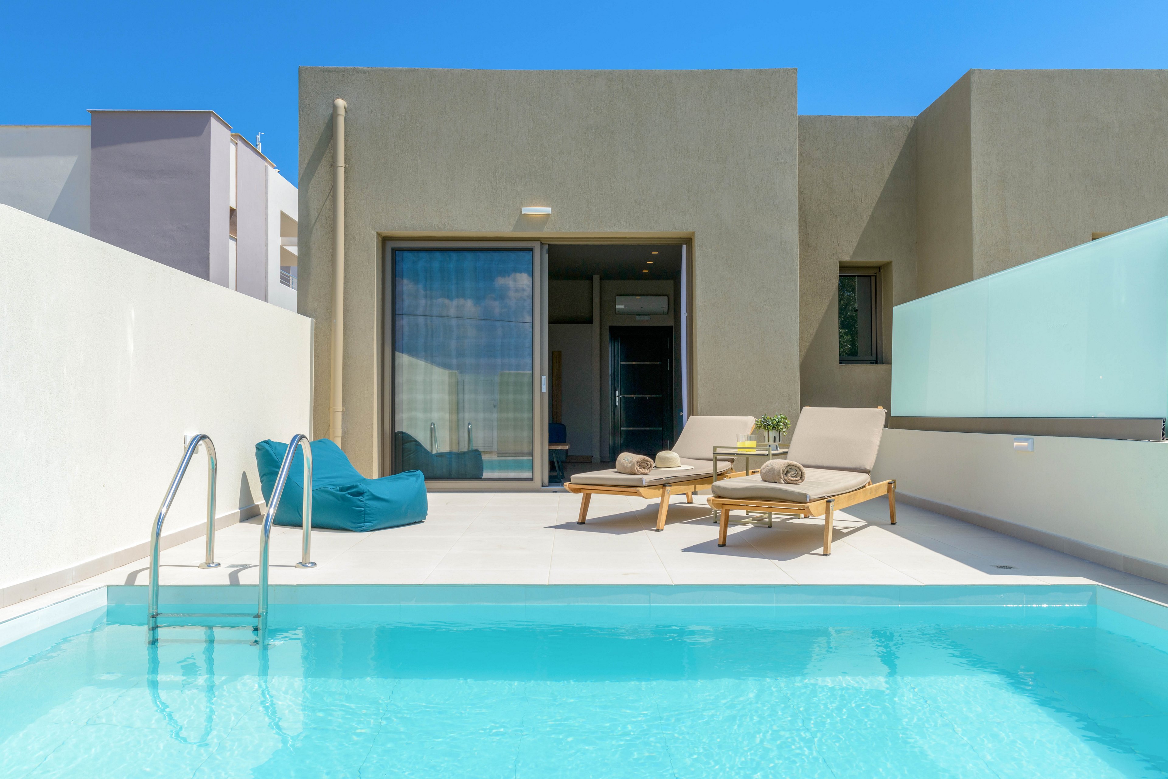 Alea Hotel & Suites