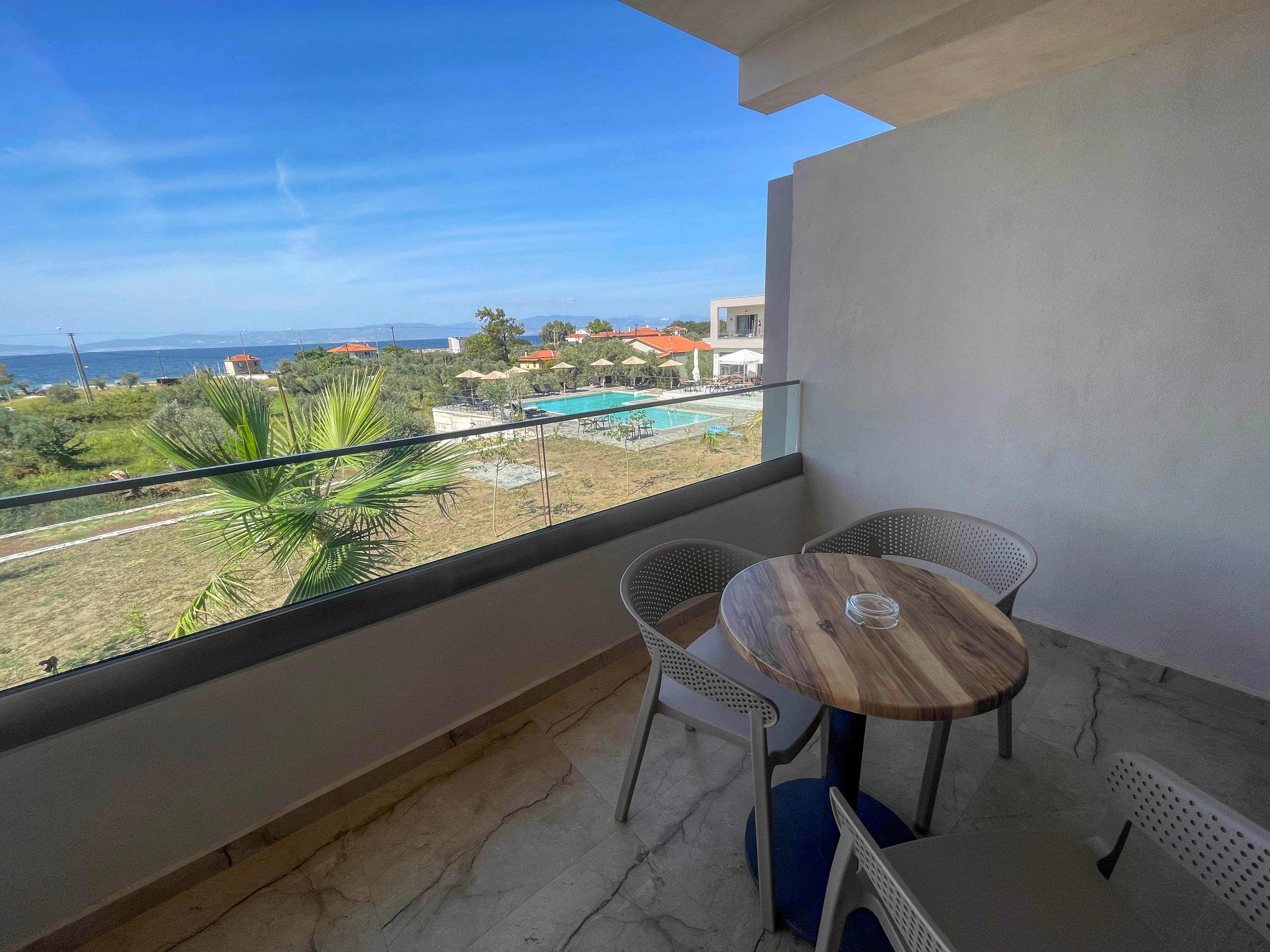 Amazing Rachoni Hotel