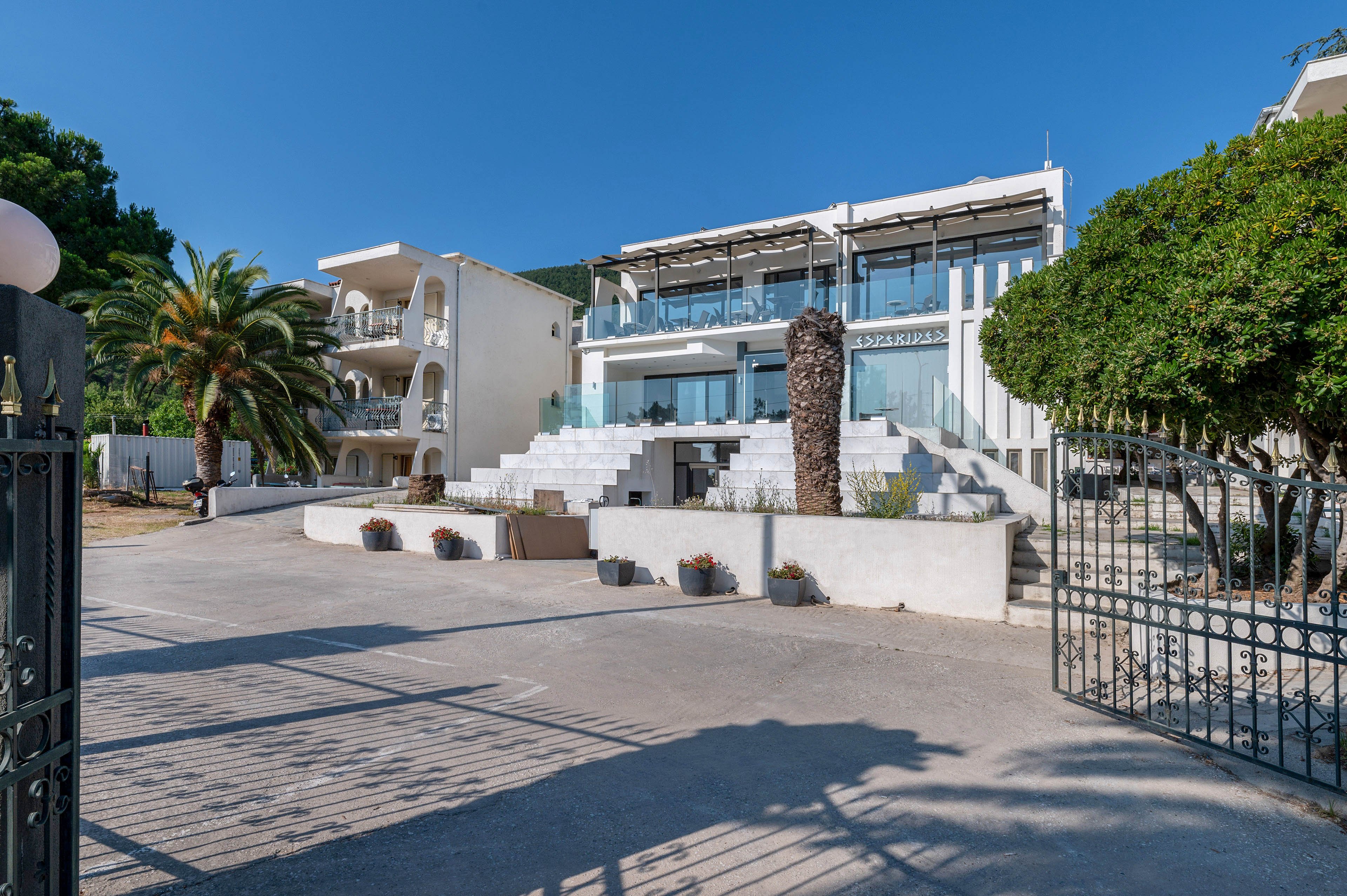 Esperides Hotel & Suites