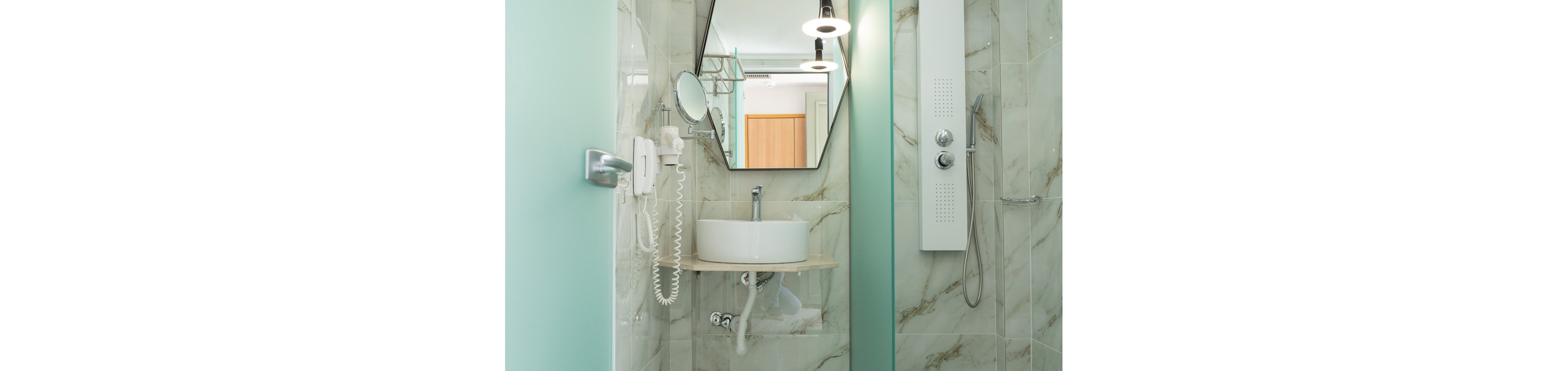 Zoe Hotel & Hive Waterpark