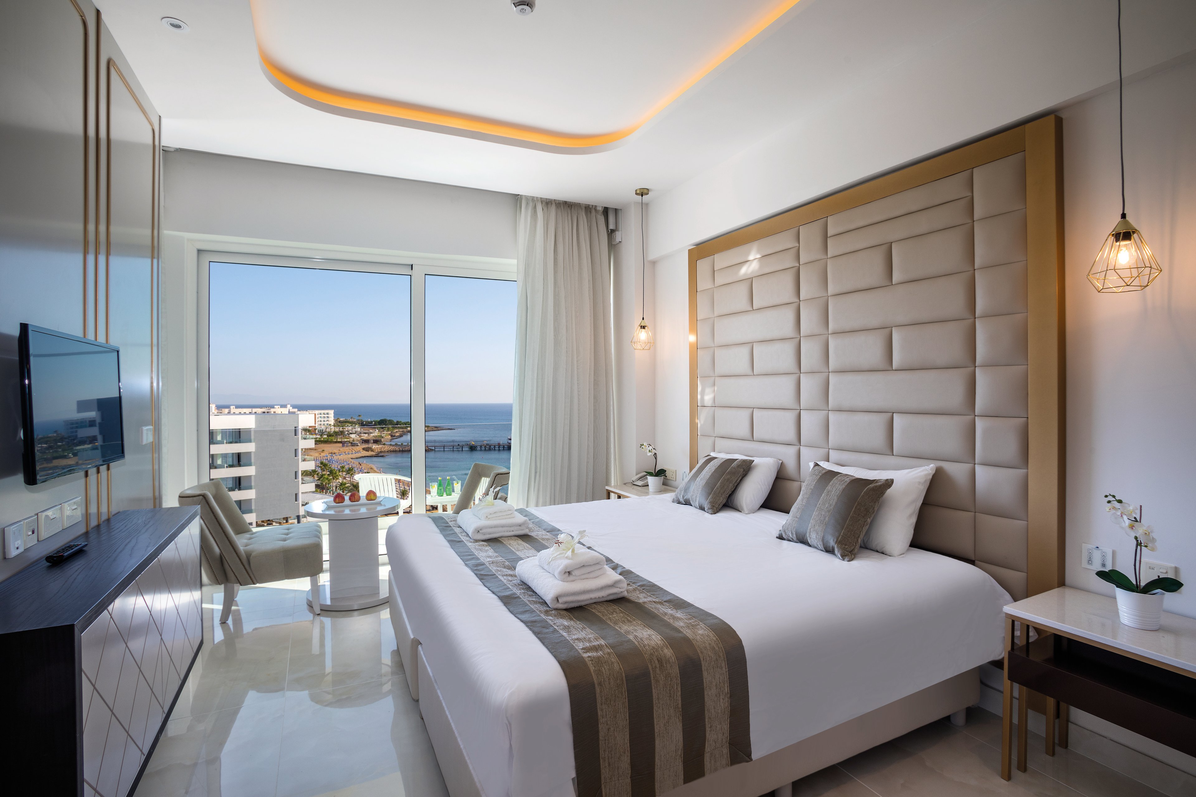 Constantinos The Great Beach Hotel