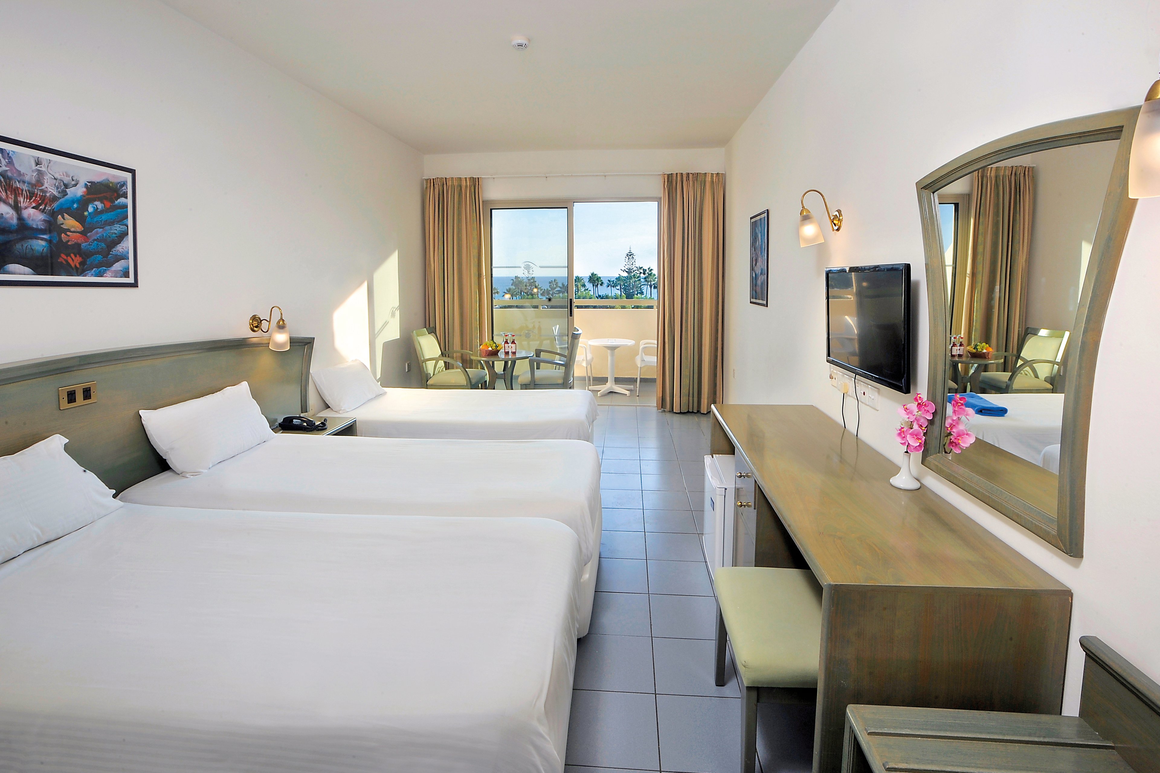 Nissiana Hotel & Bungalows