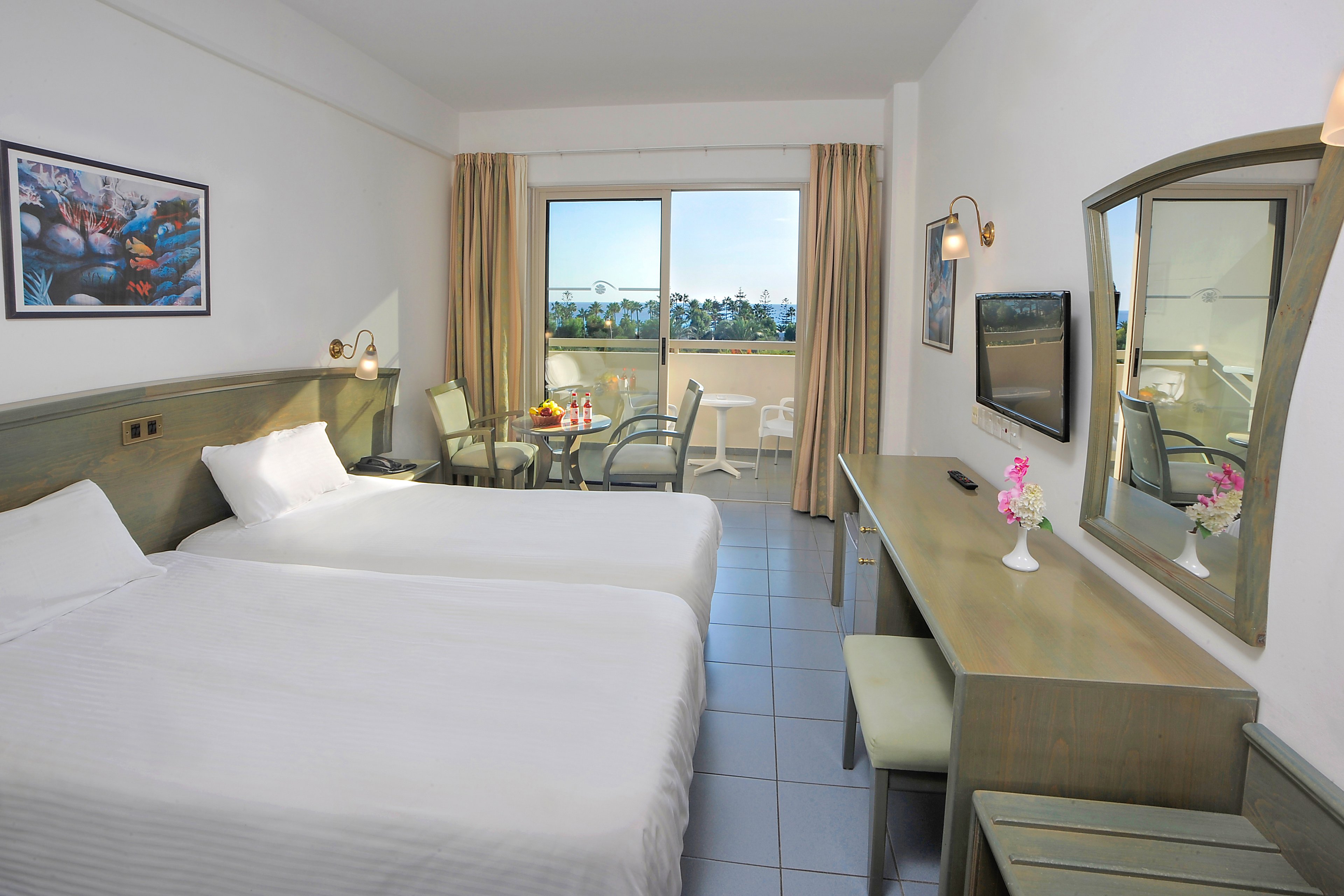 Nissiana Hotel & Bungalows