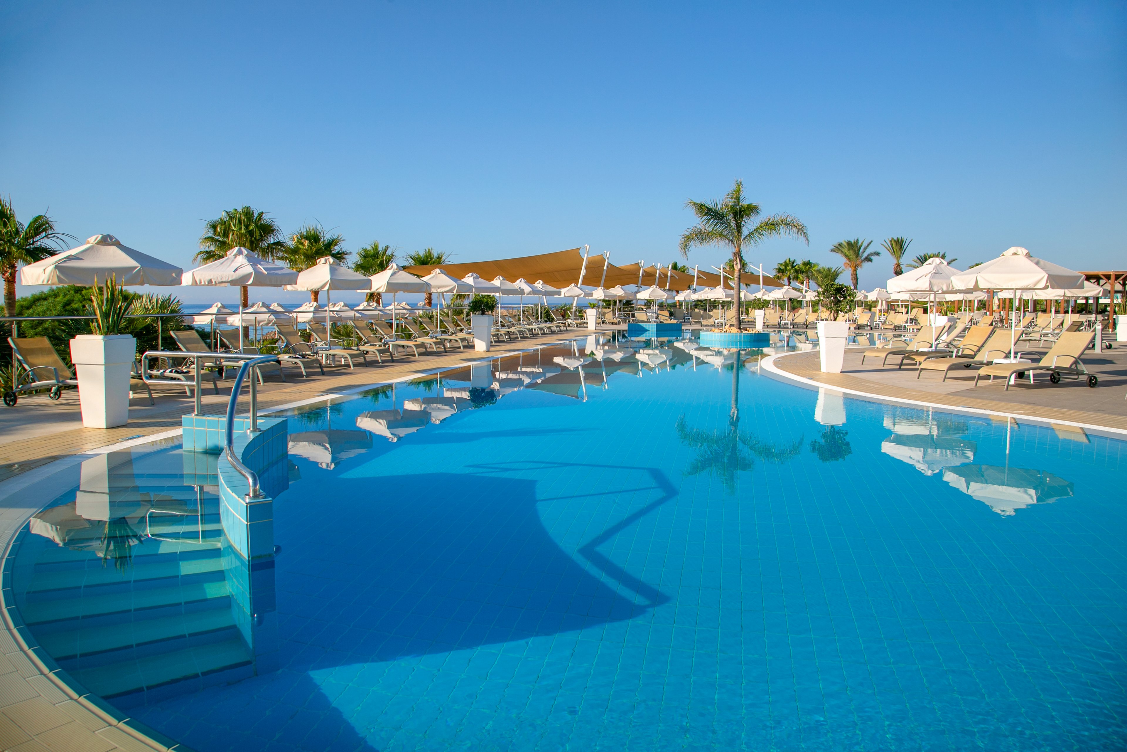 Asterias Beach Hotel