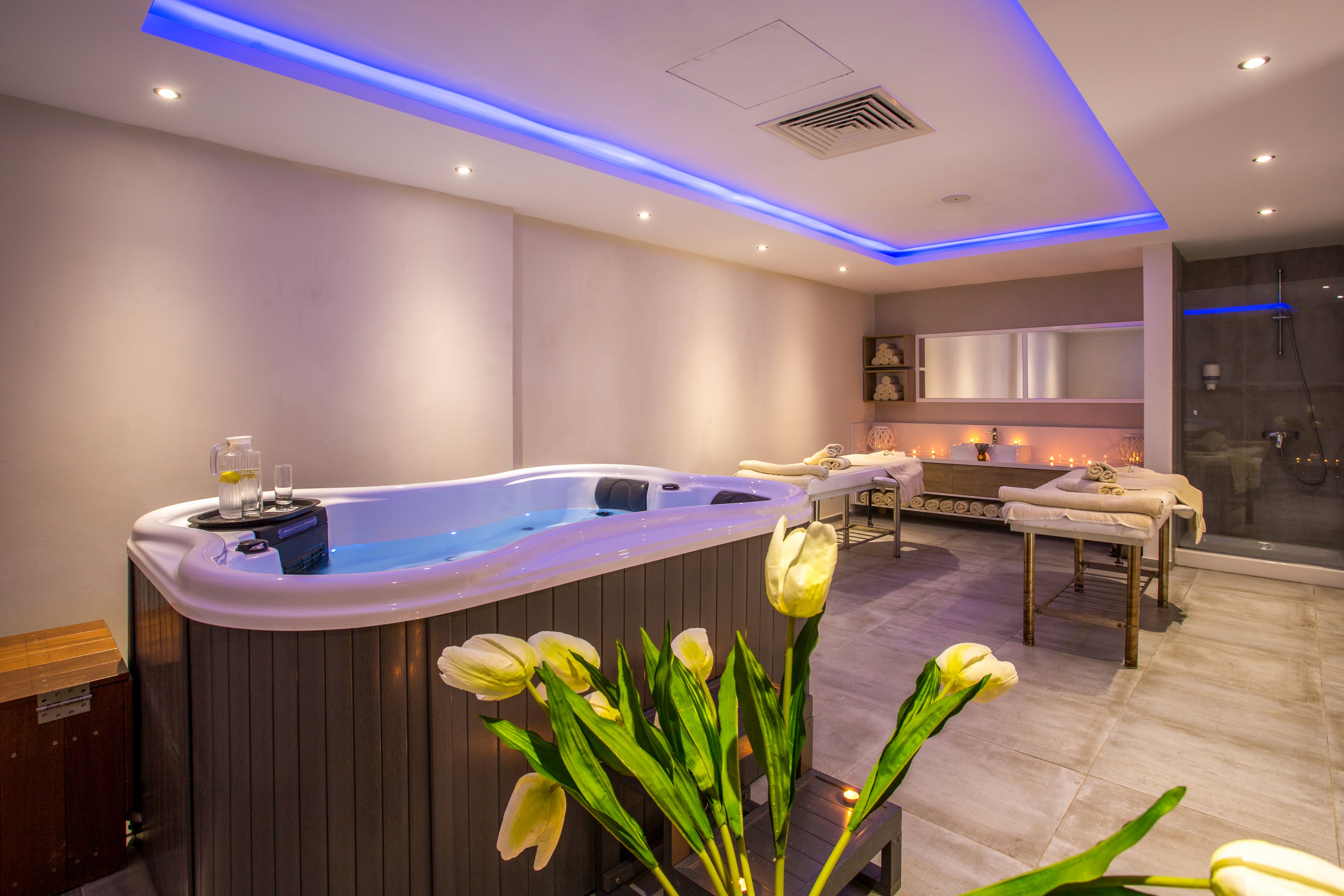 Golden Coast Beach Hotel