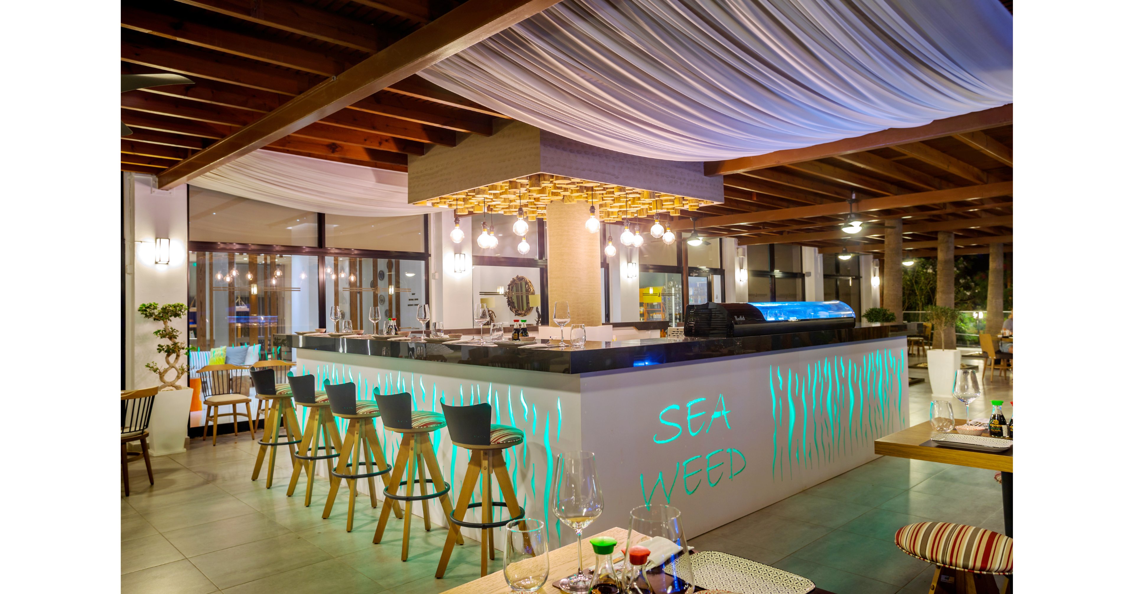 Cavo Maris Beach Hotel